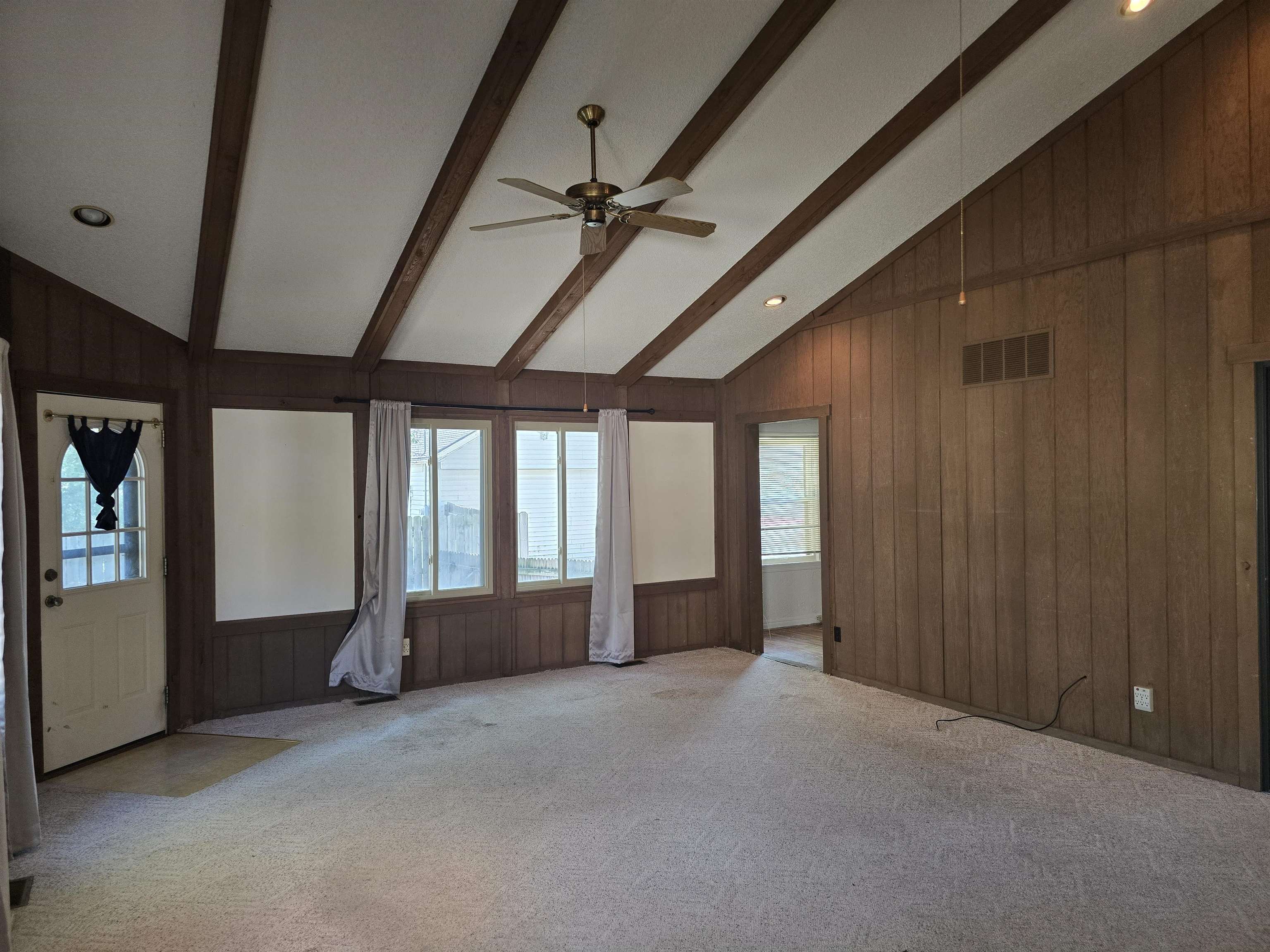 2618 N Athenian Property Photo 18