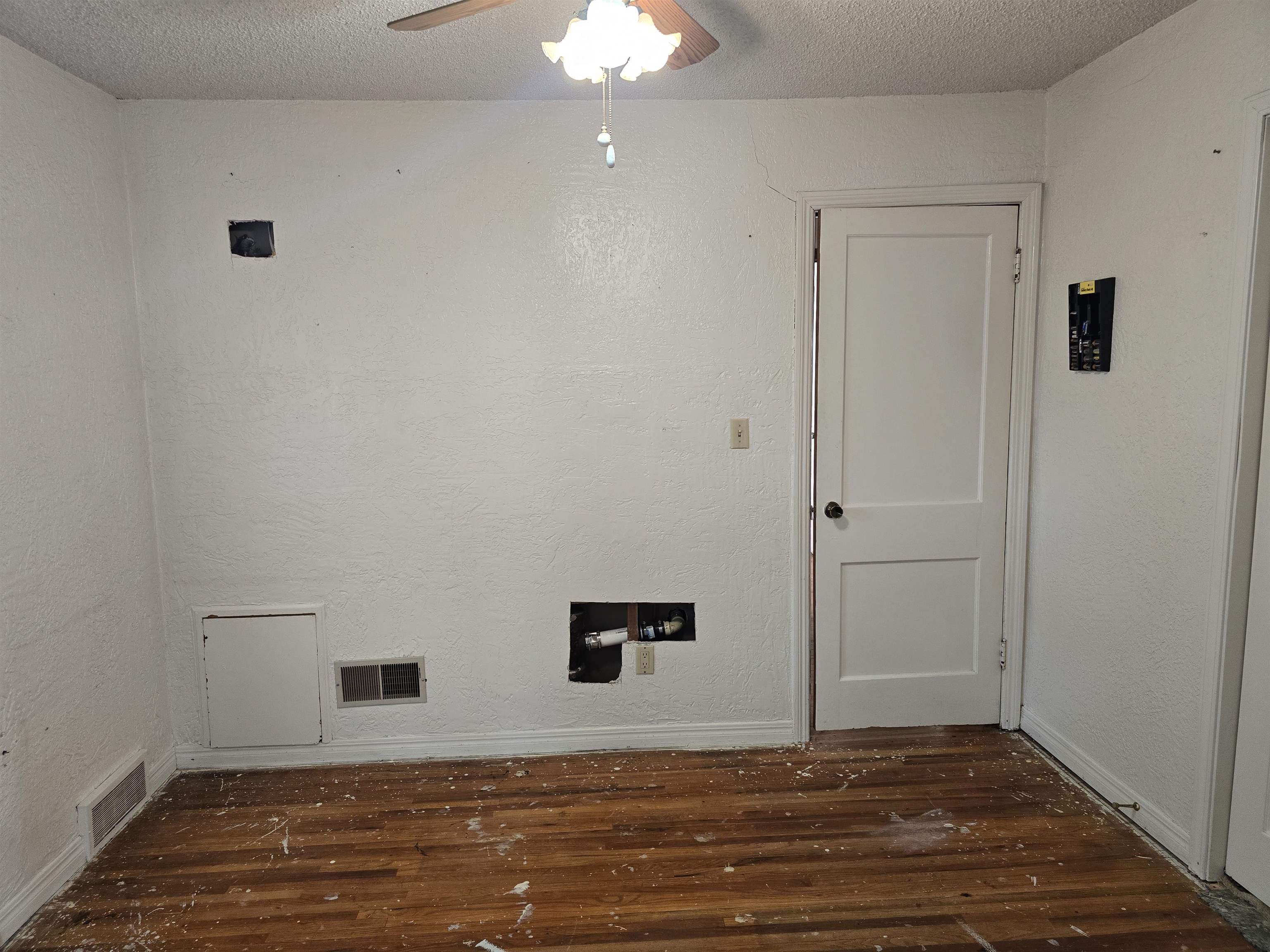 2618 N Athenian Property Photo 22