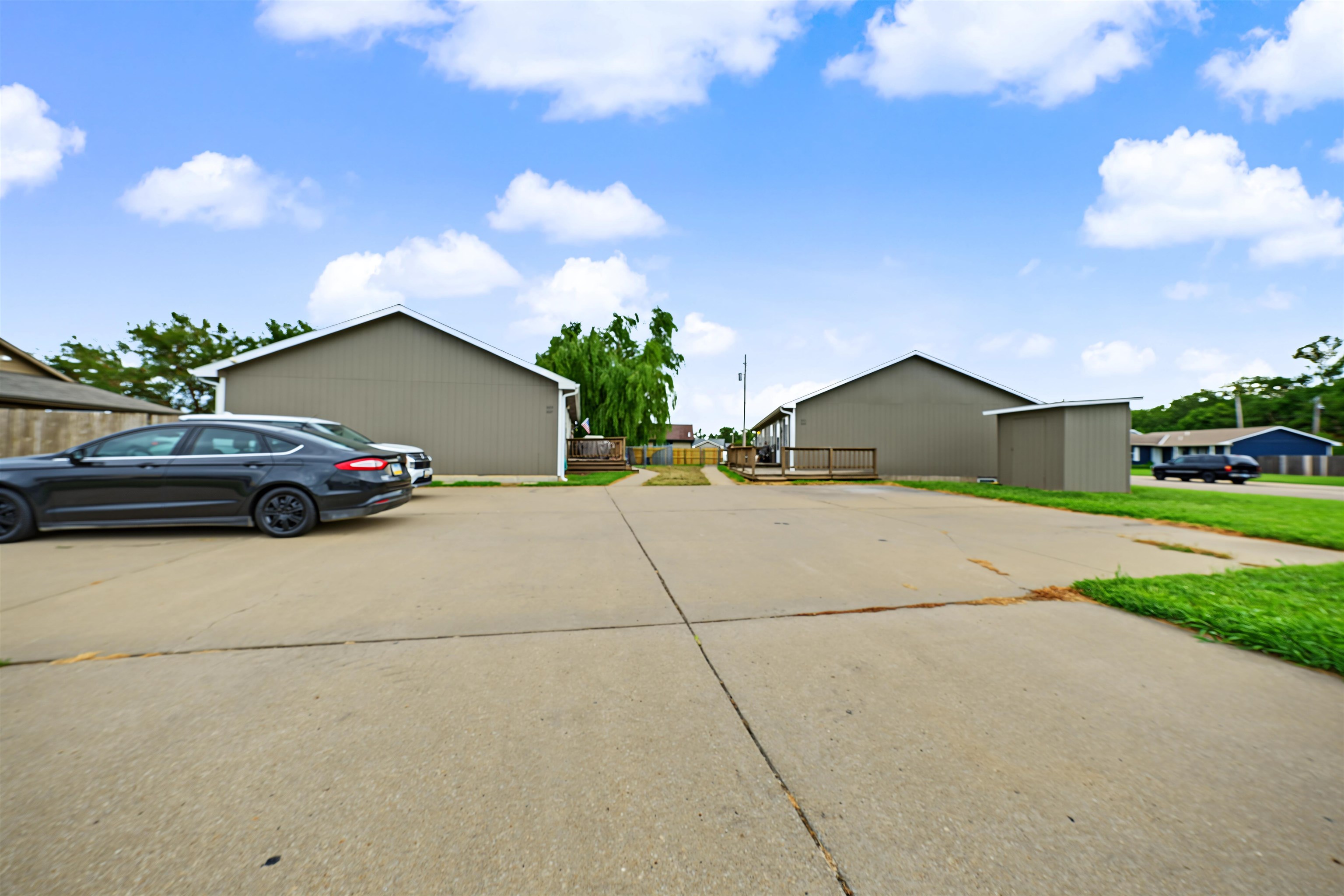 601-603 Huehl Cir Property Photo 1