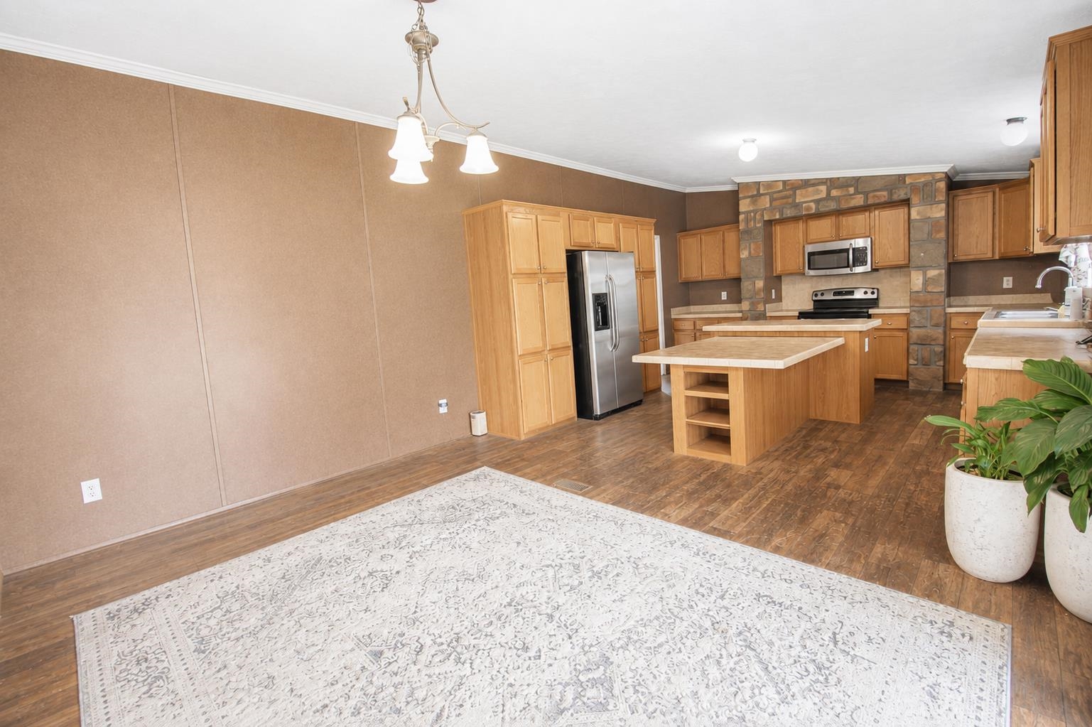 7051 S Rutan Property Photo 4
