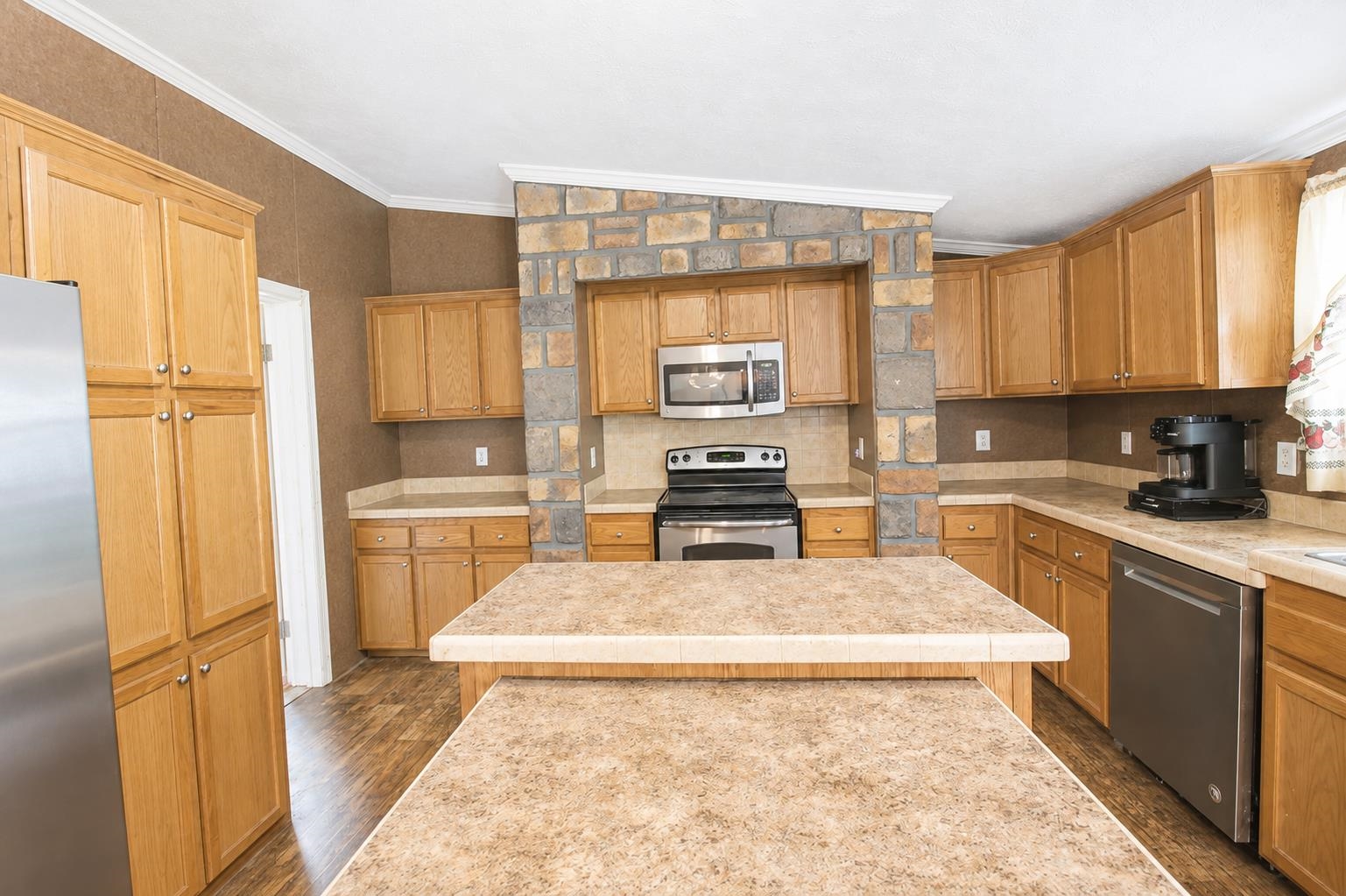7051 S Rutan Property Photo 5
