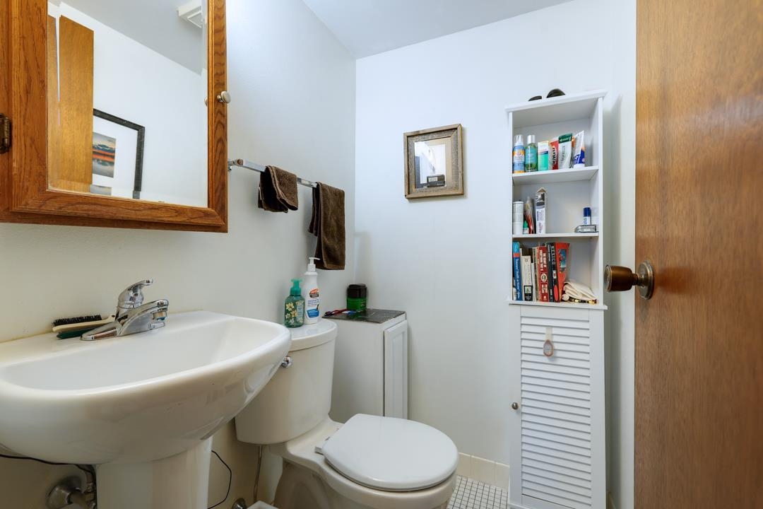 1704 E 8th Property Photo 12