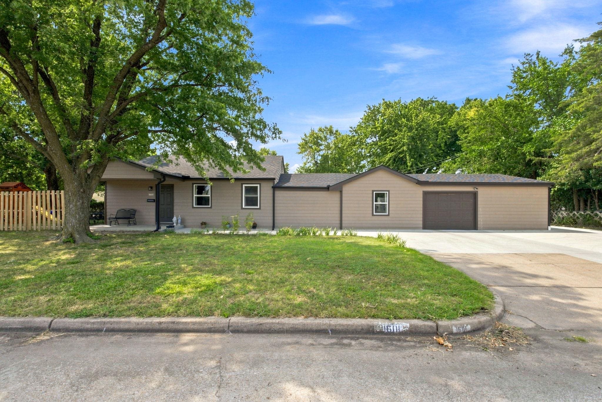 1601 W Regal Property Photo 2