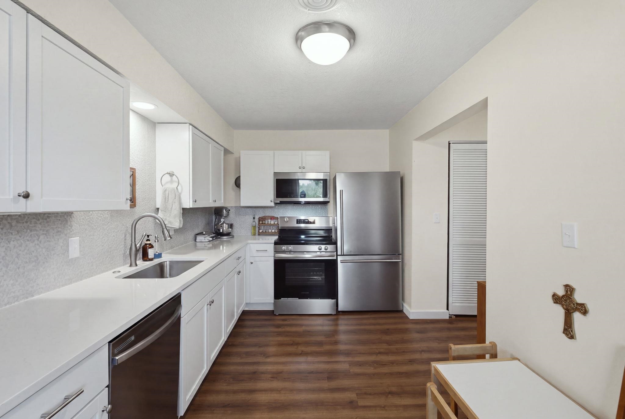 1601 W Regal Property Photo 8