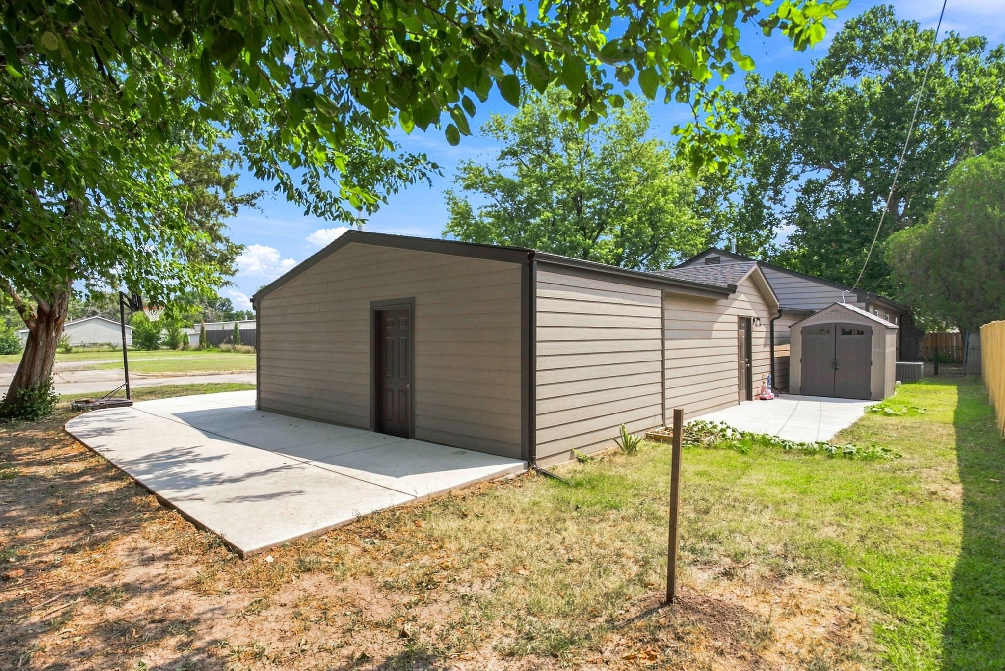 1601 W Regal Property Photo 29