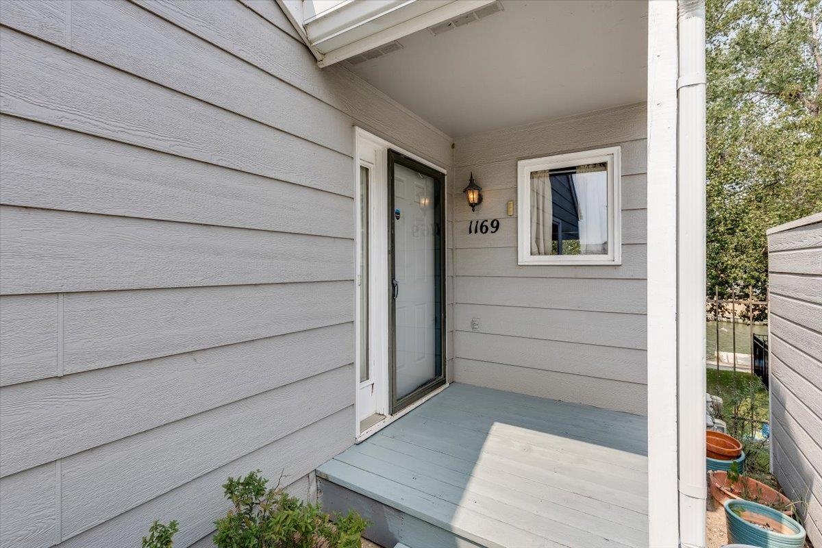 1169 N Lakewind Property Photo 2