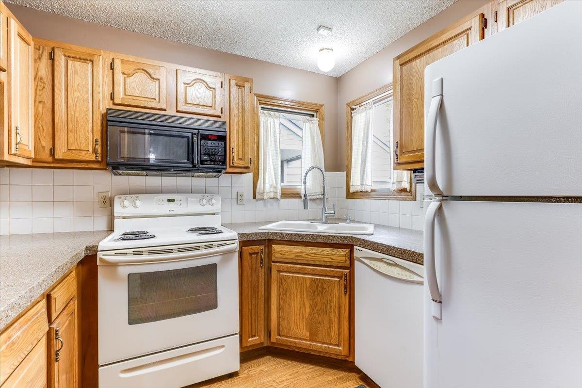 1169 N Lakewind Property Photo 9