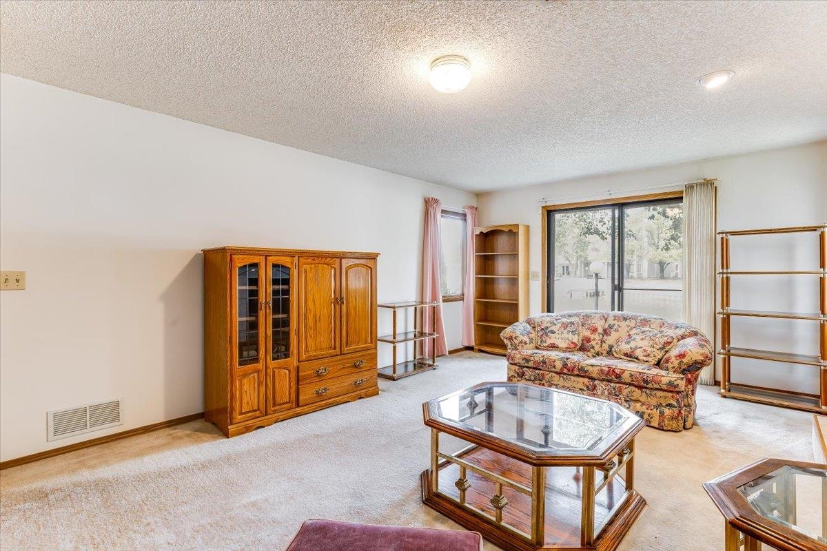 1169 N Lakewind Property Photo 19