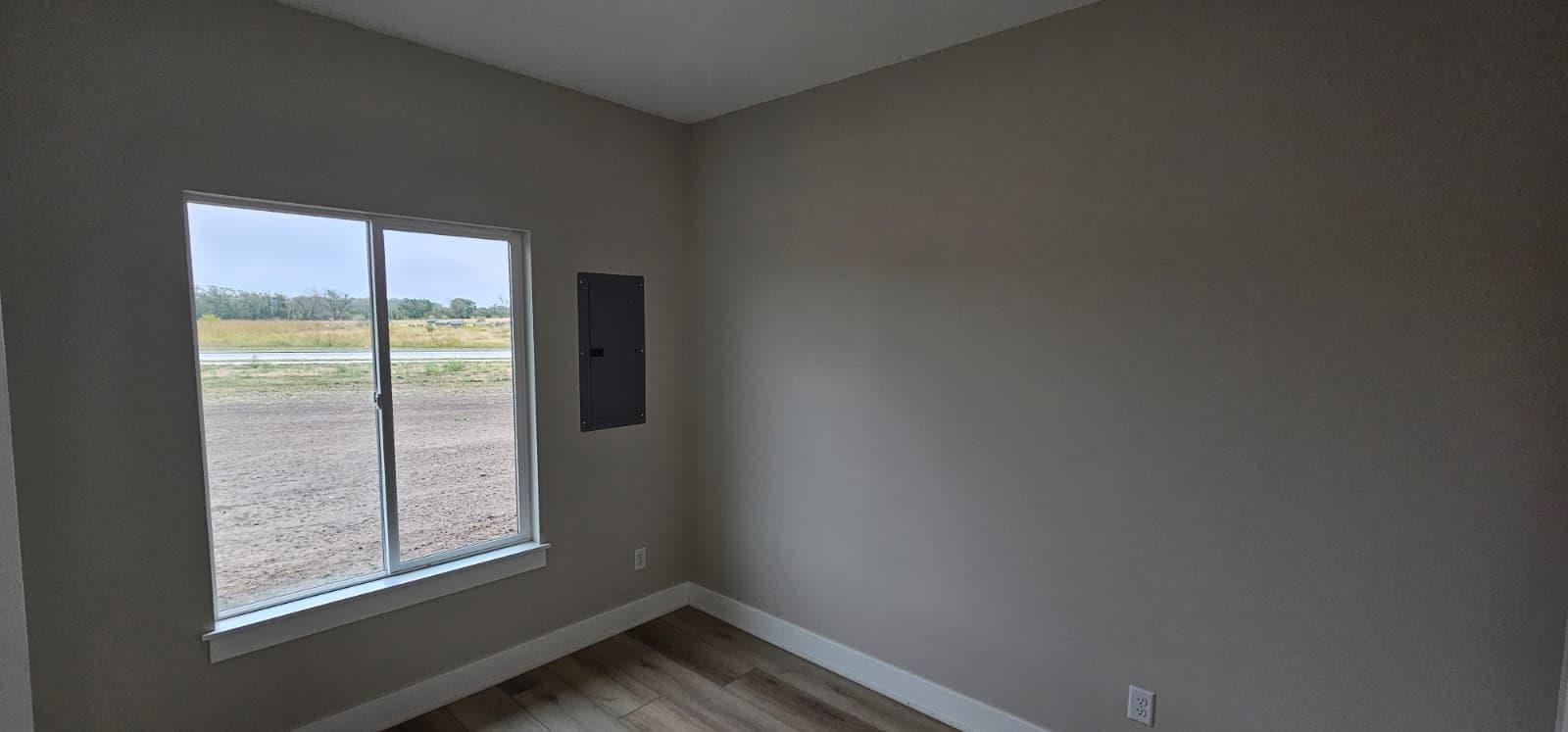 1630 Midway Ct. Property Photo 9