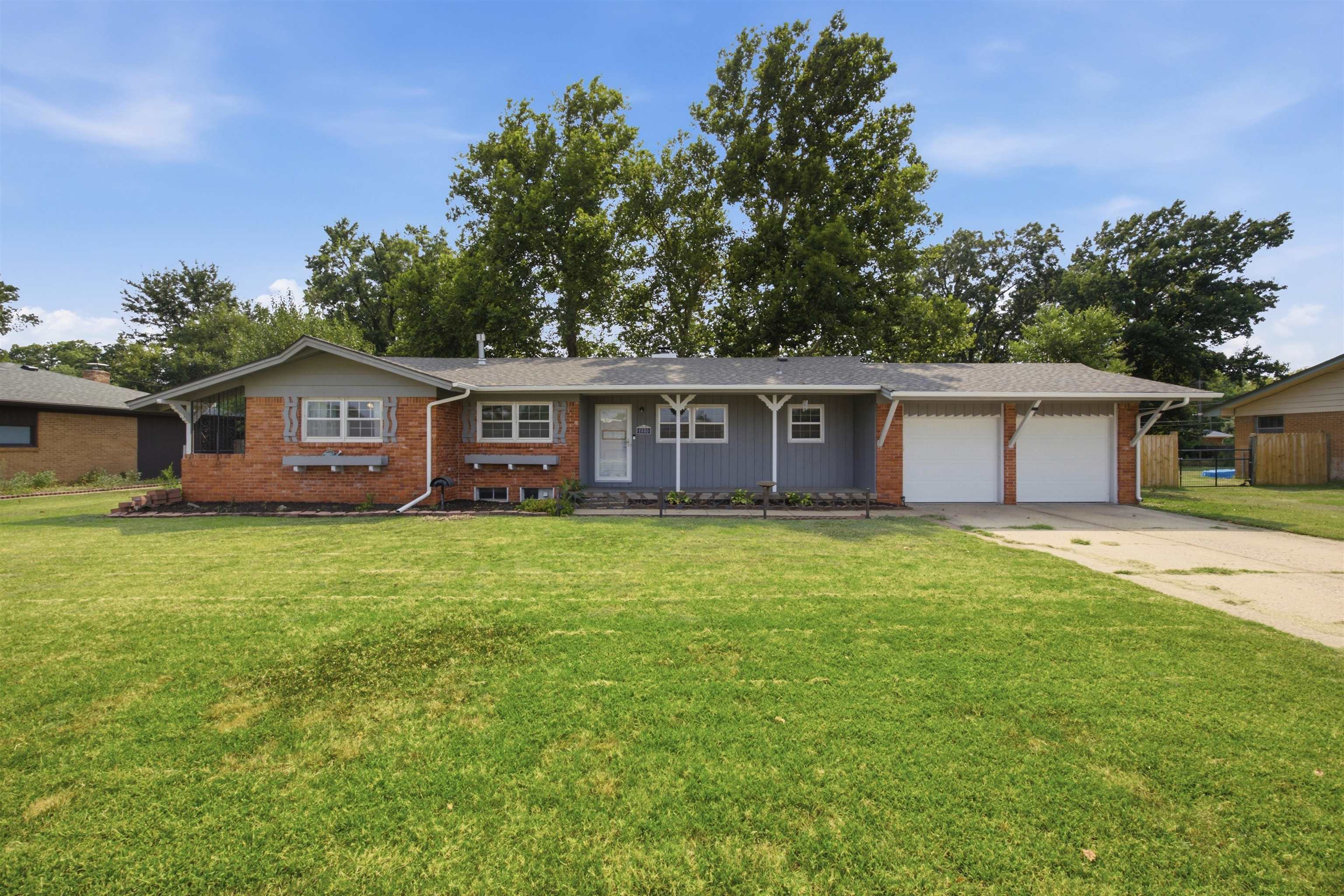 1505 N Lynnhurst Ave Property Photo 1
