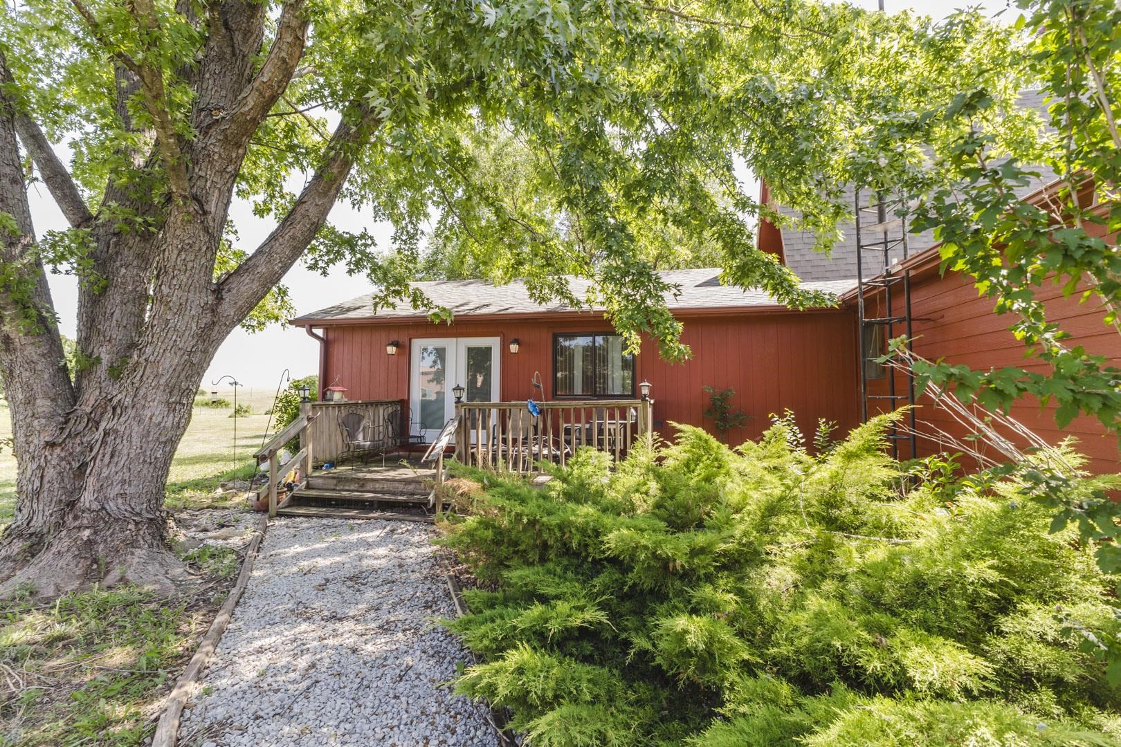 1549a Y Property Photo 8