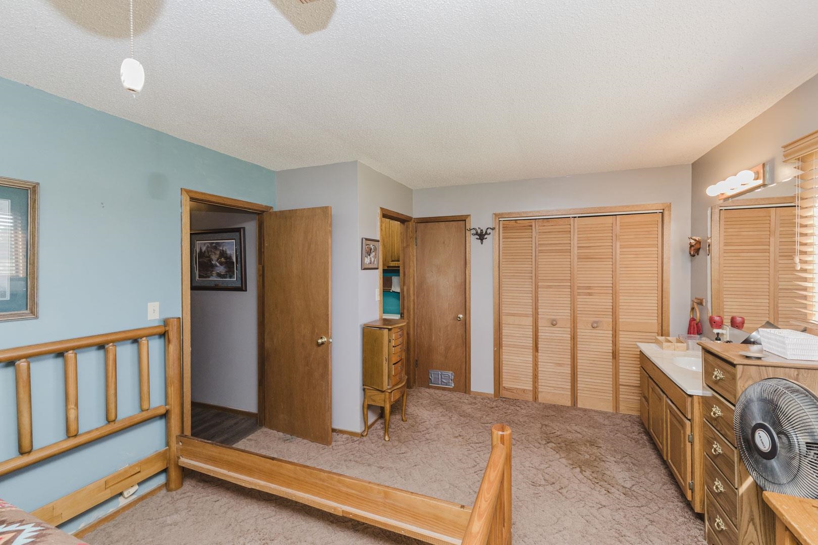 1549a Y Property Photo 14