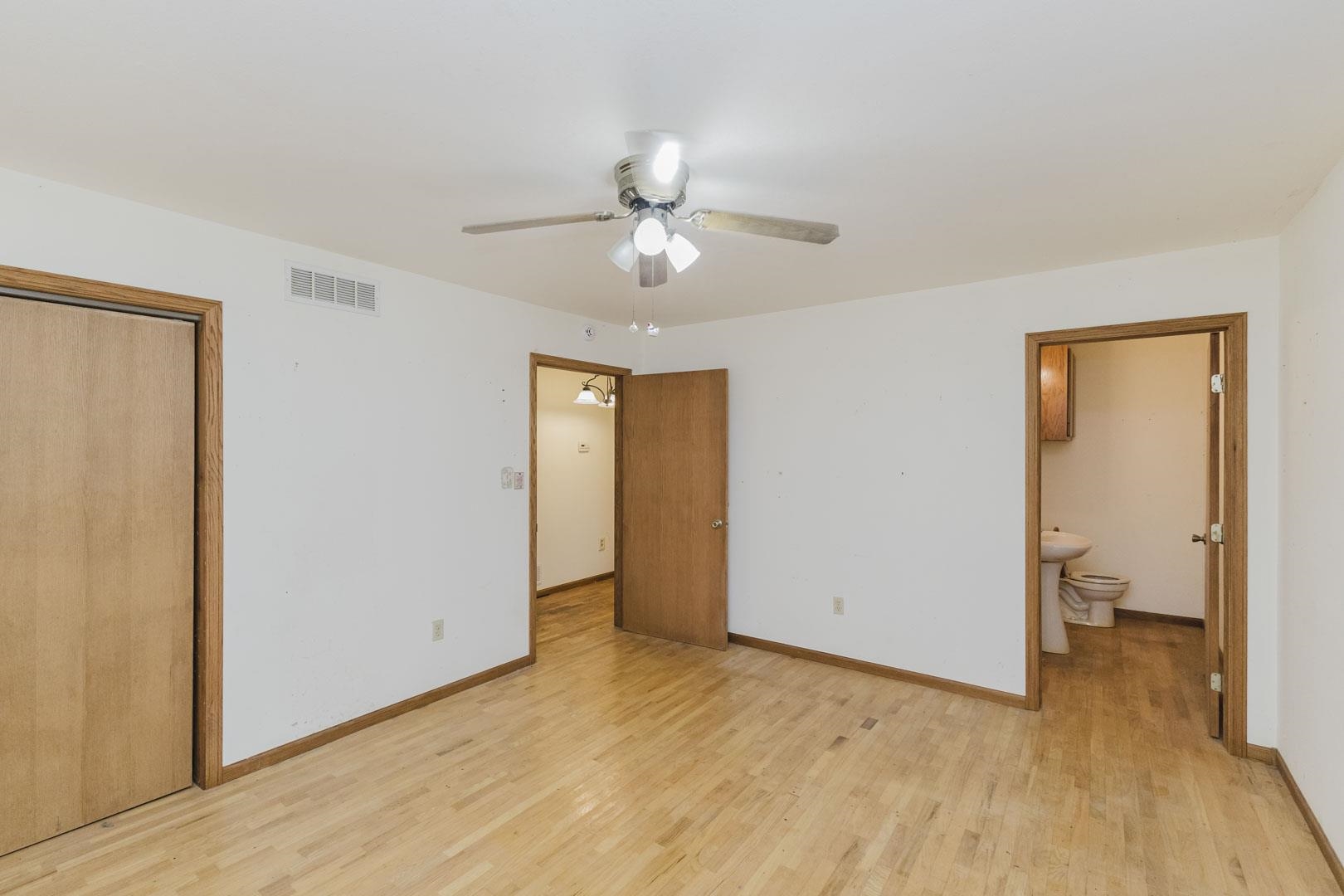 1364 V Property Photo 24