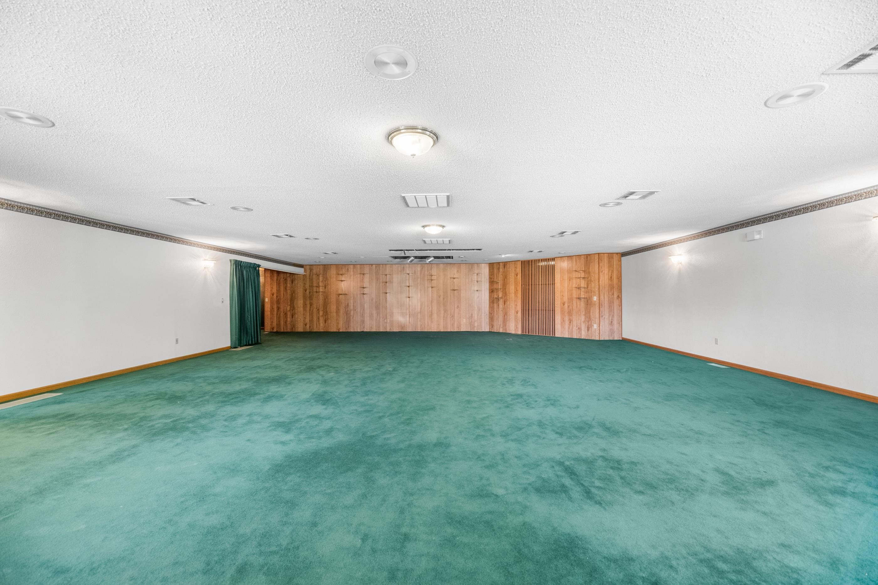 106 E Shadybrook Property Photo 8