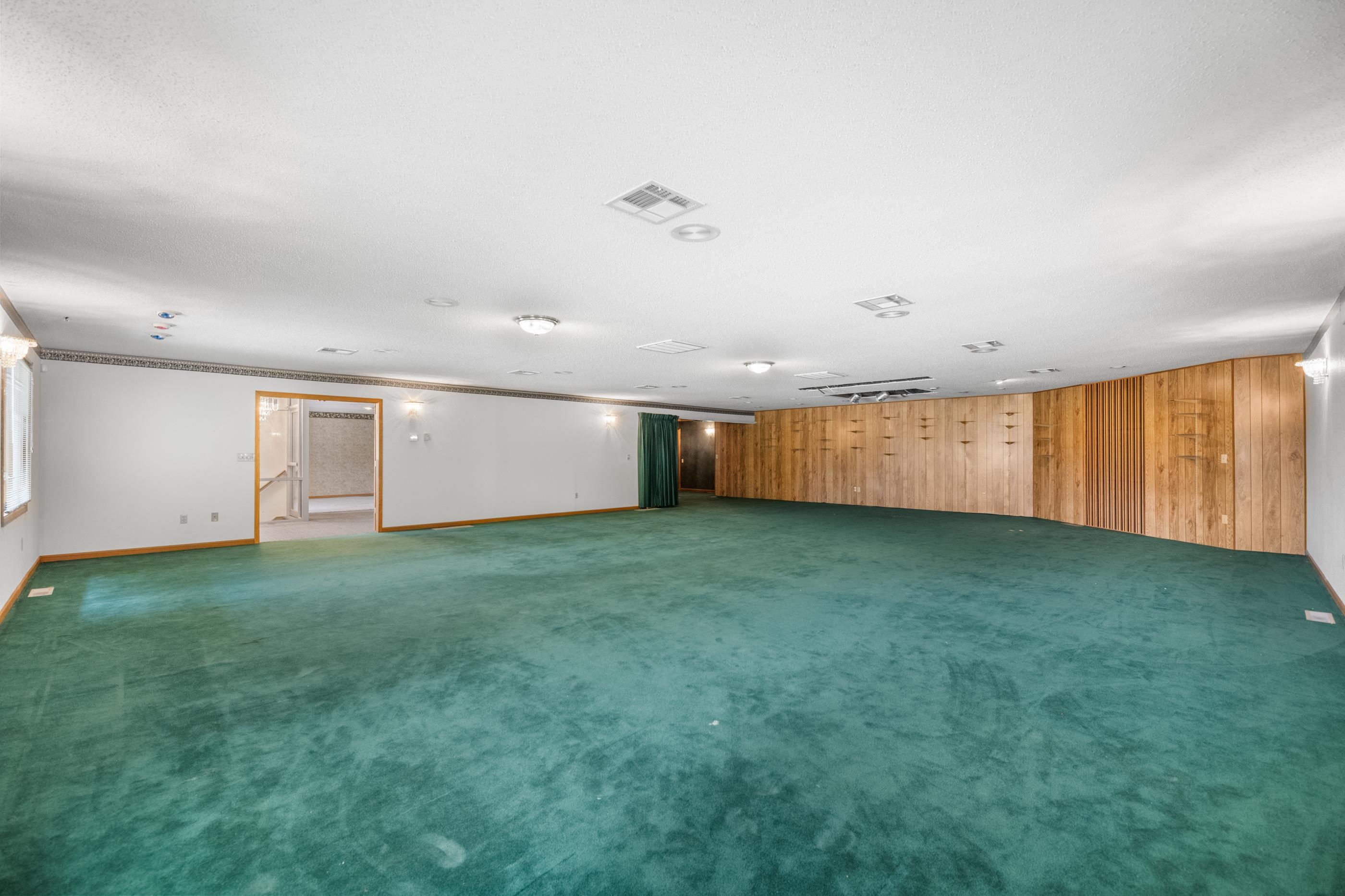 106 E Shadybrook Property Photo 9