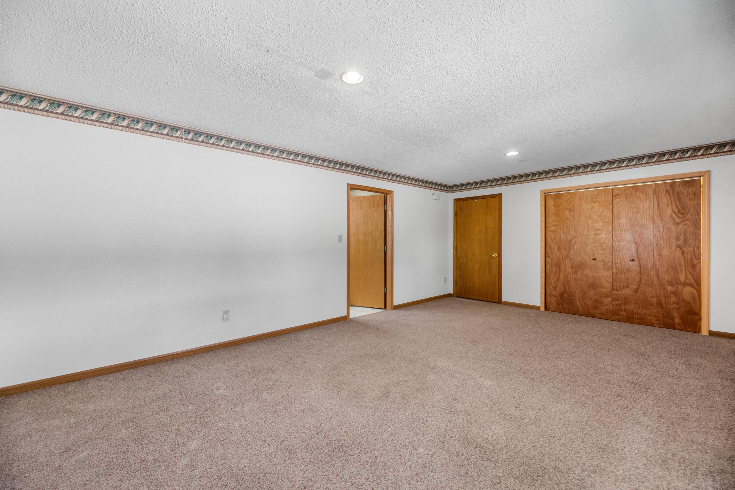 106 E Shadybrook Property Photo 13