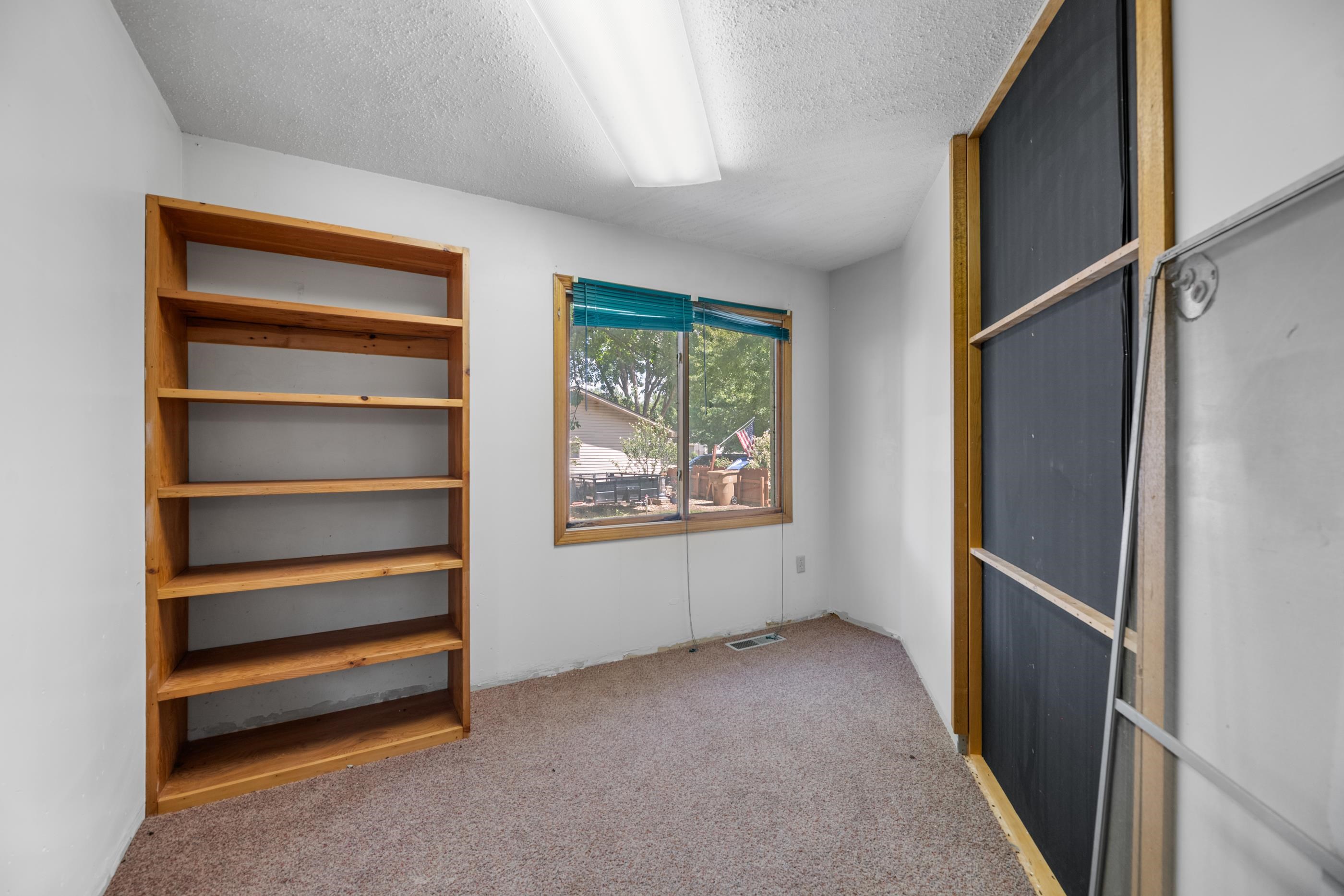 106 E Shadybrook Property Photo 19
