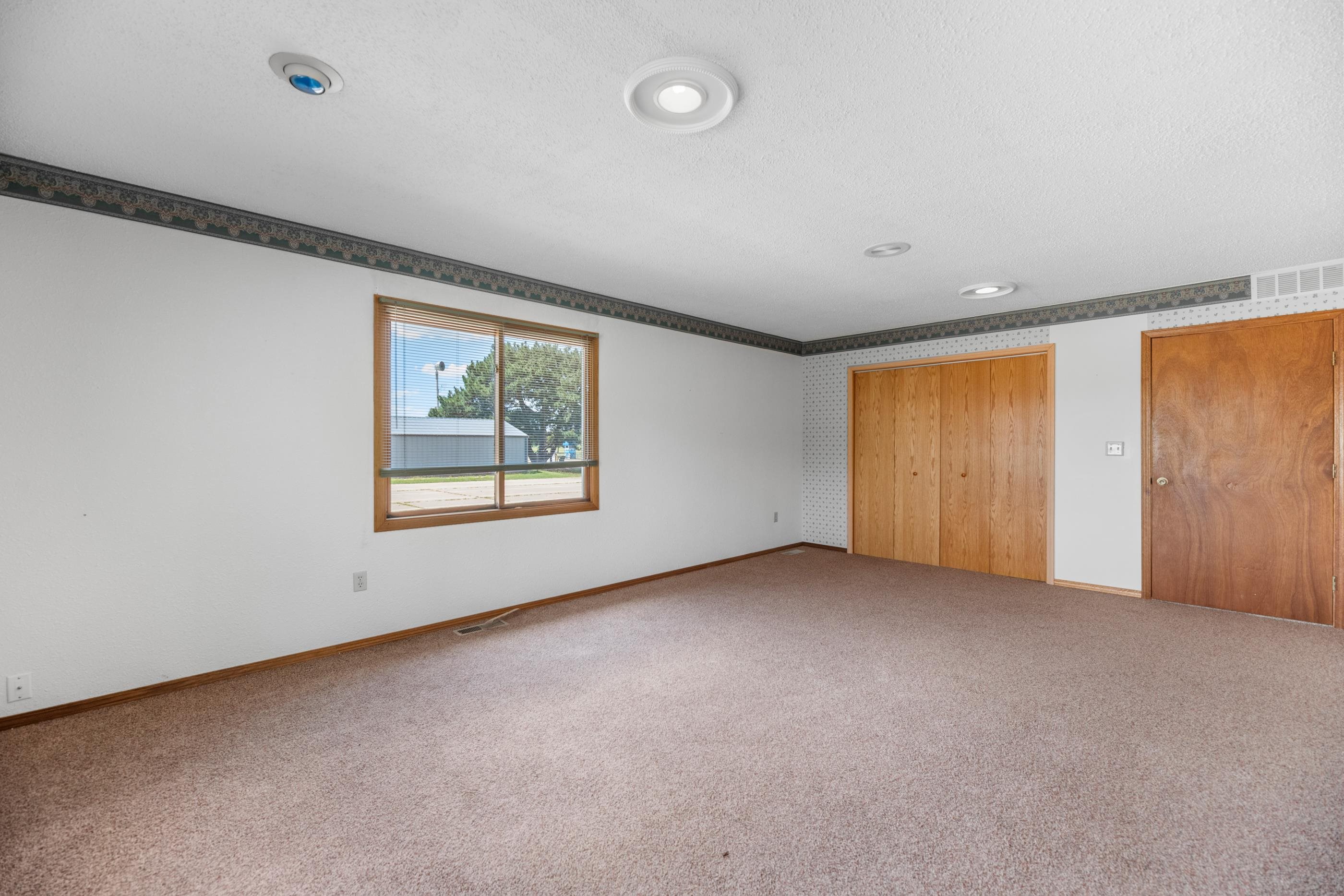 106 E Shadybrook Property Photo 22