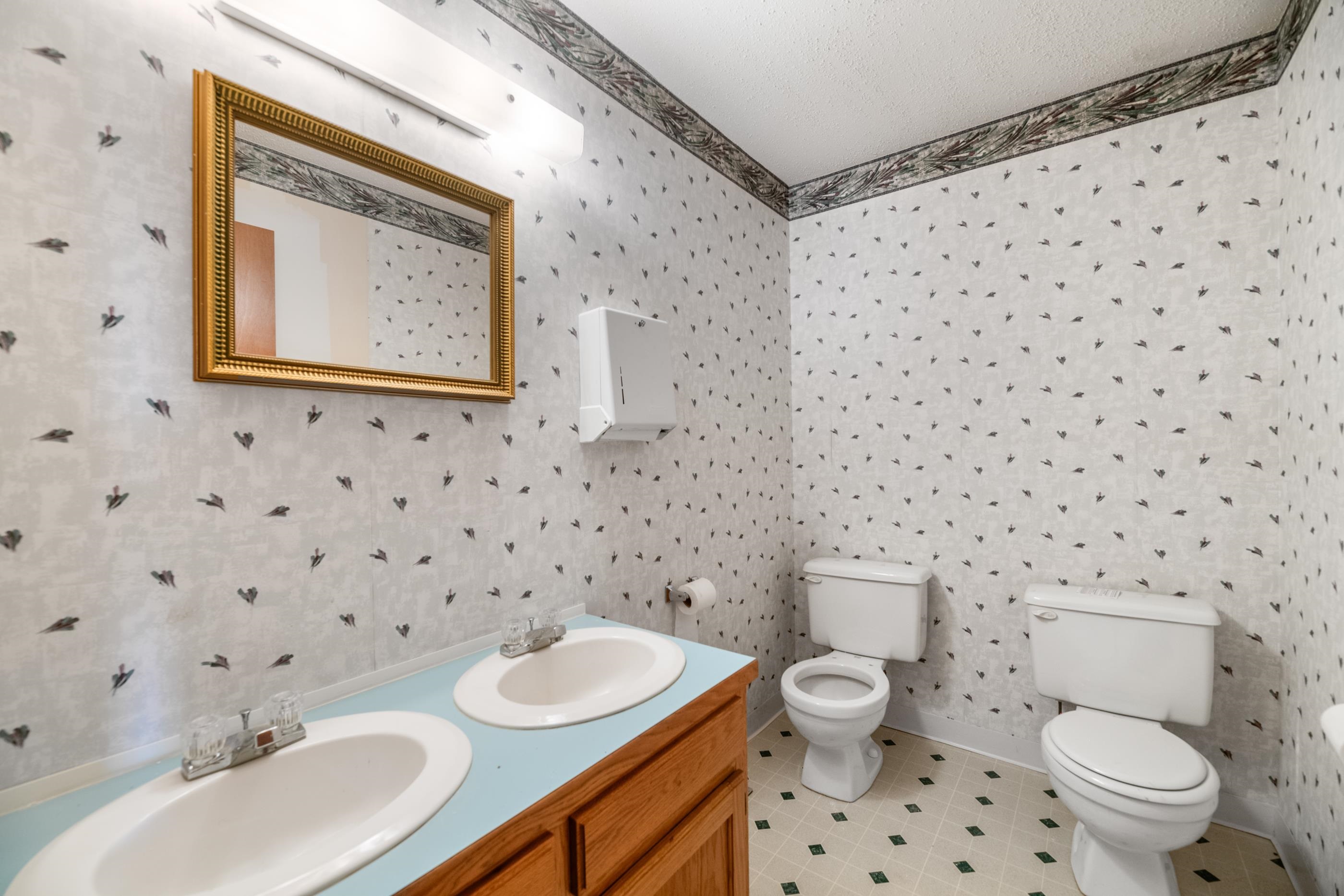 106 E Shadybrook Property Photo 26