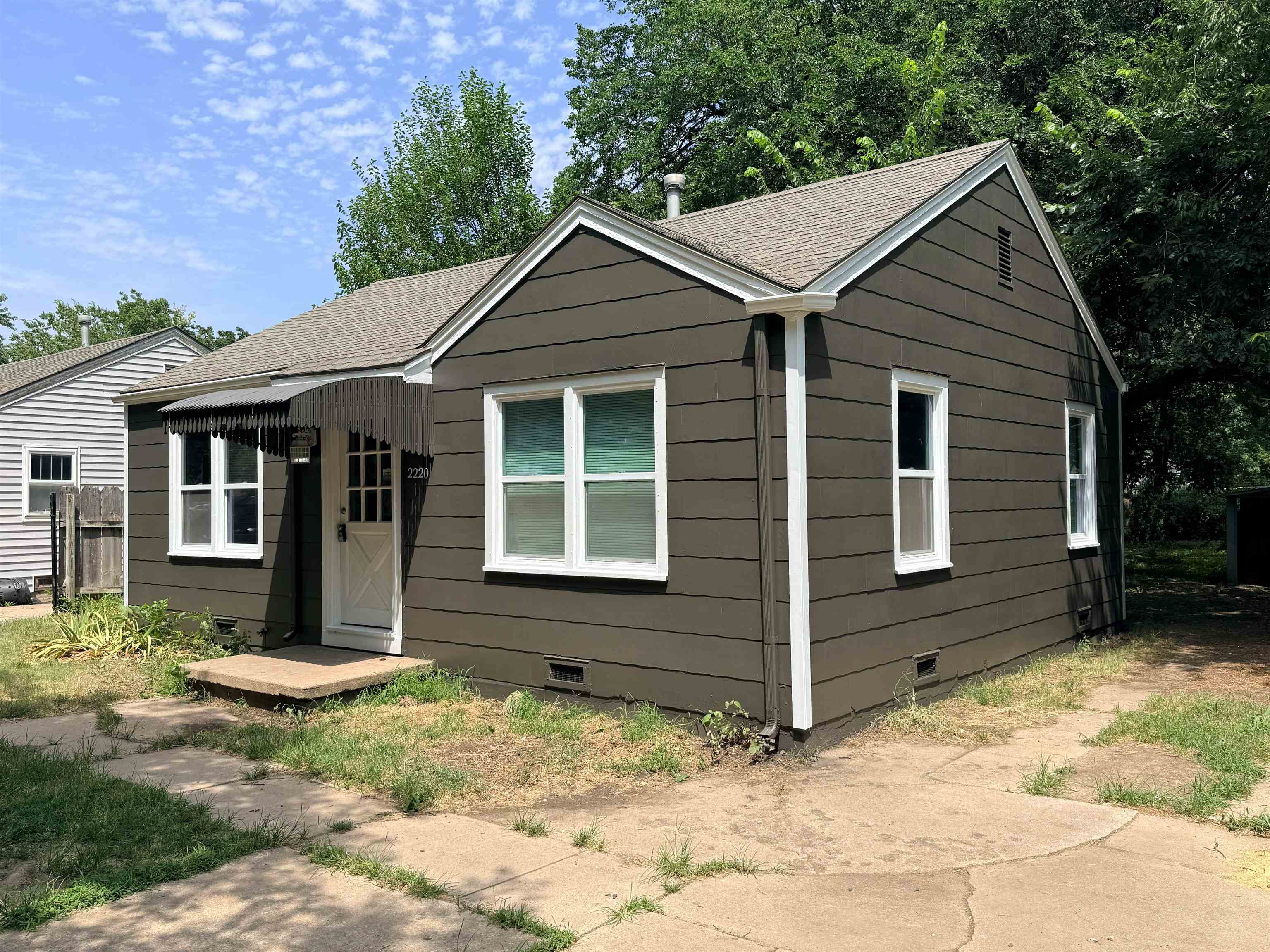 2220 S Minneapolis Ave Property Photo 3