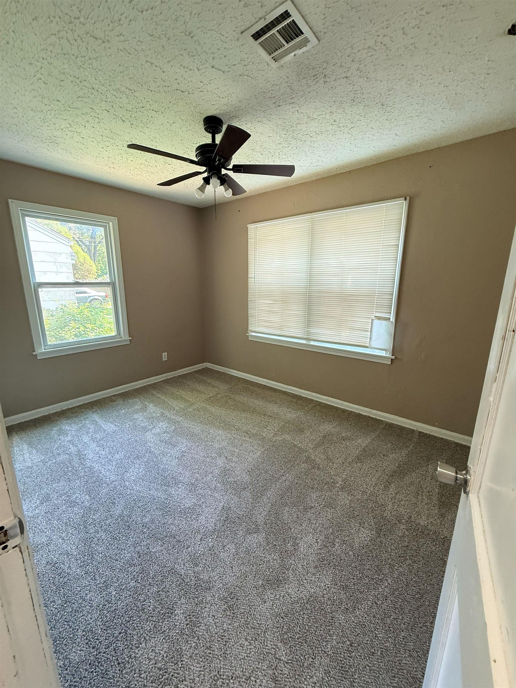 2220 S Minneapolis Ave Property Photo 7