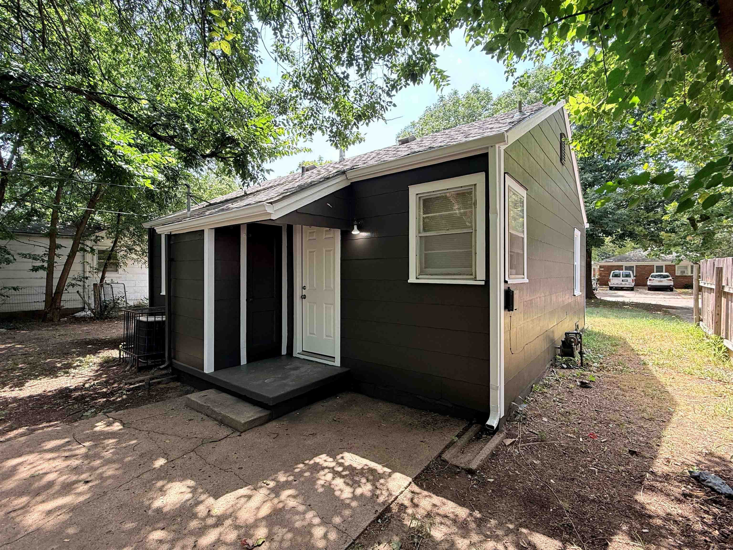 2220 S Minneapolis Ave Property Photo 11