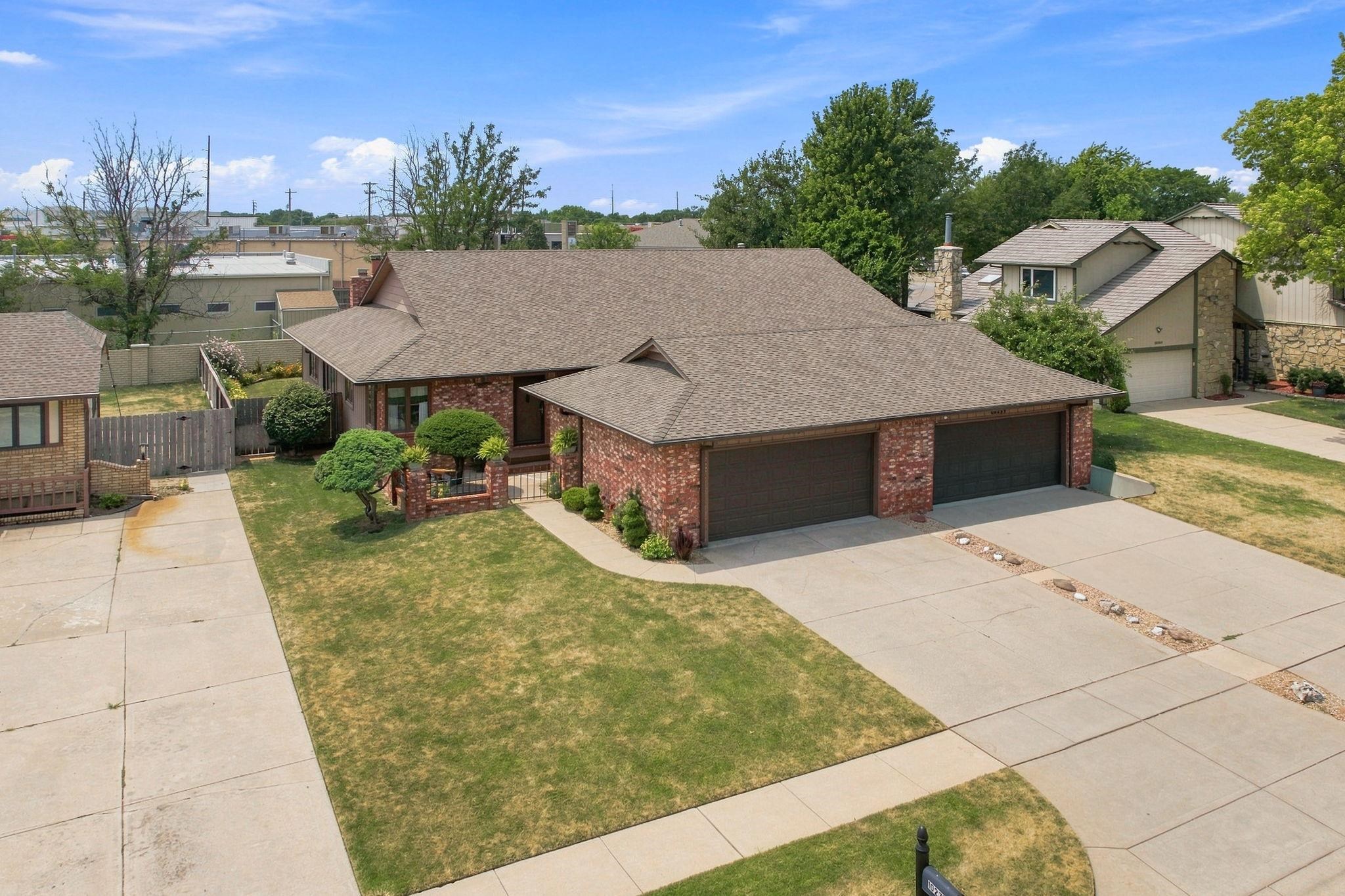 10231 W Alamo St Property Photo 2