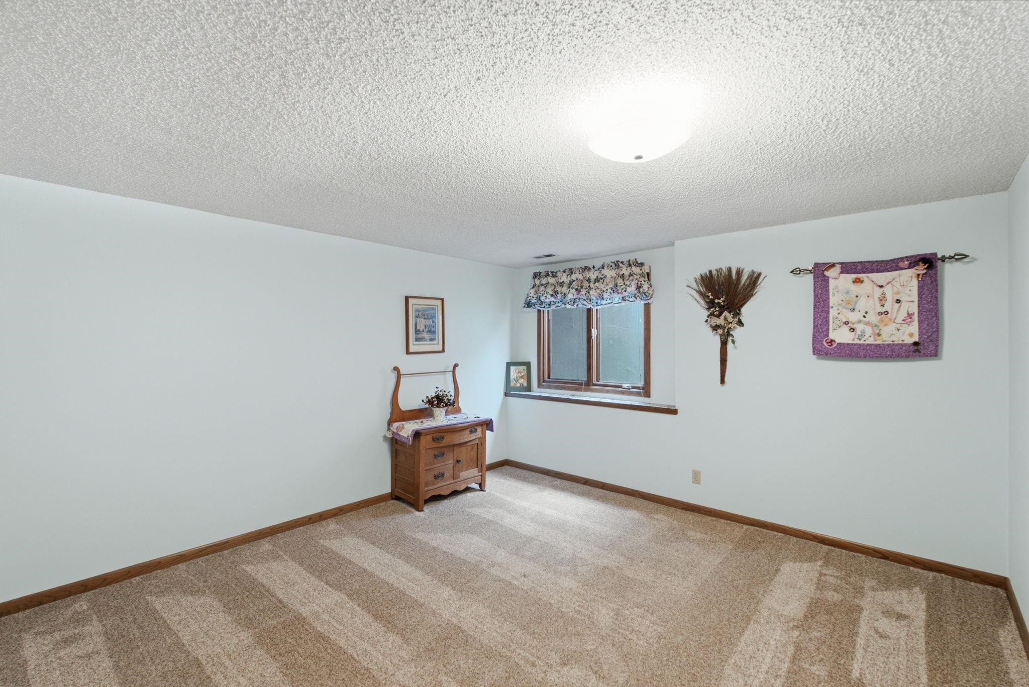 10231 W Alamo St Property Photo 25