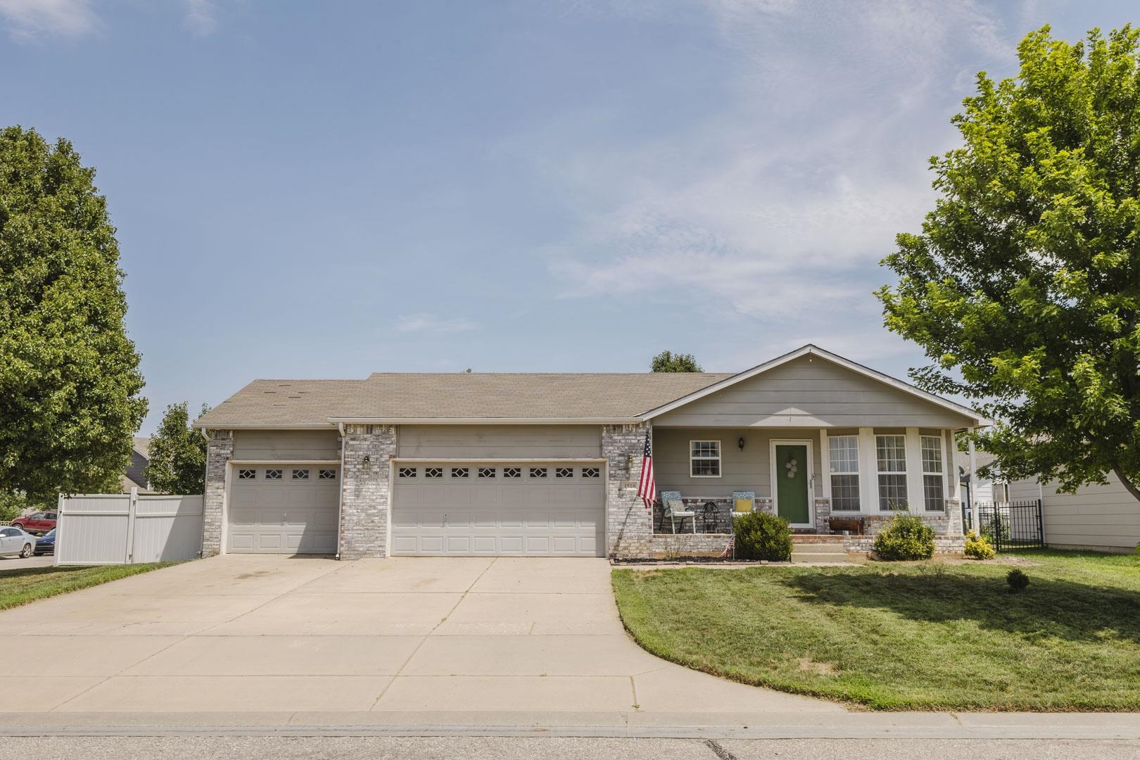 1516 N Stout Property Photo 1