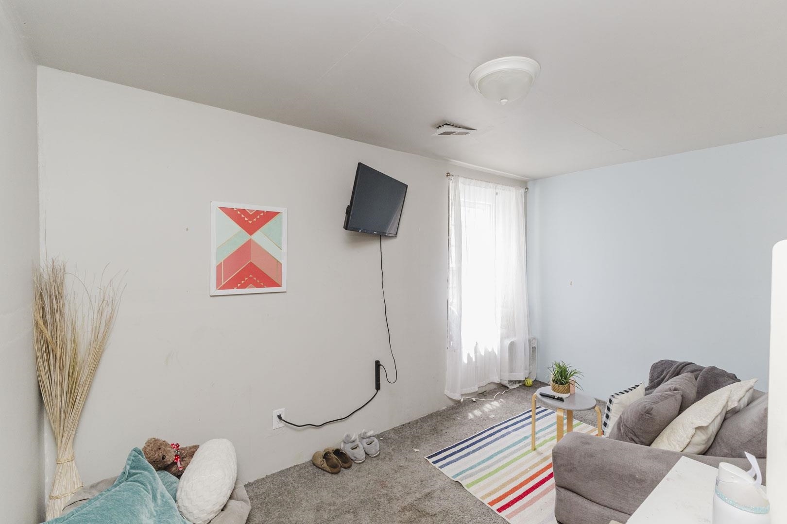 1516 N Stout Property Photo 17