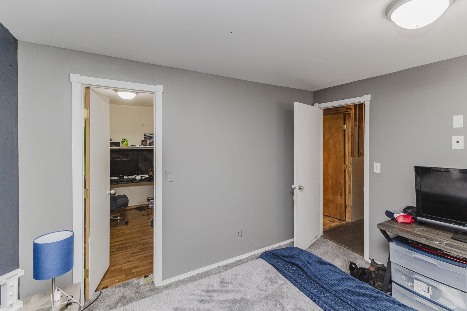 1516 N Stout Property Photo 23