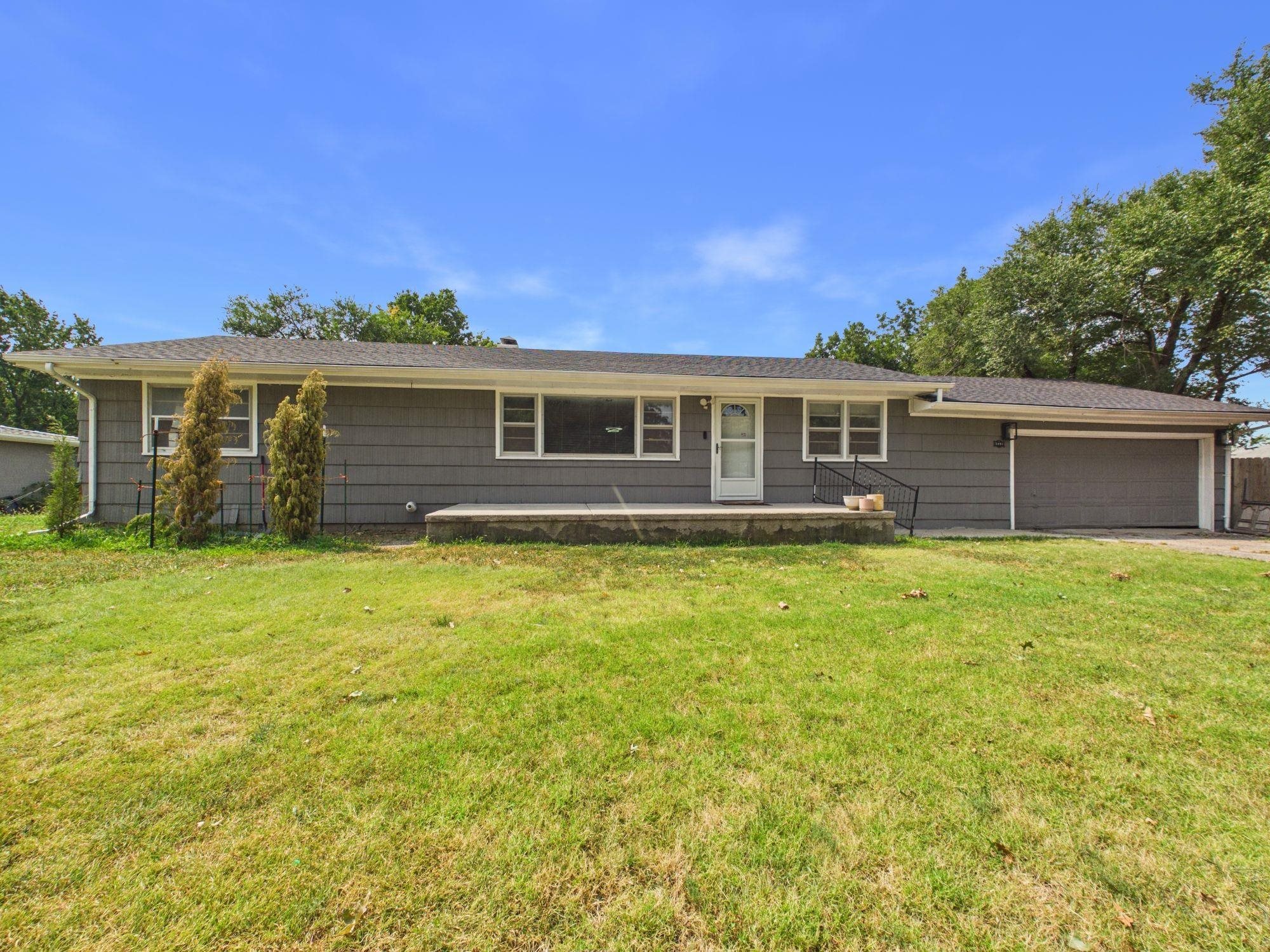 3451 E Craig St Property Photo 1