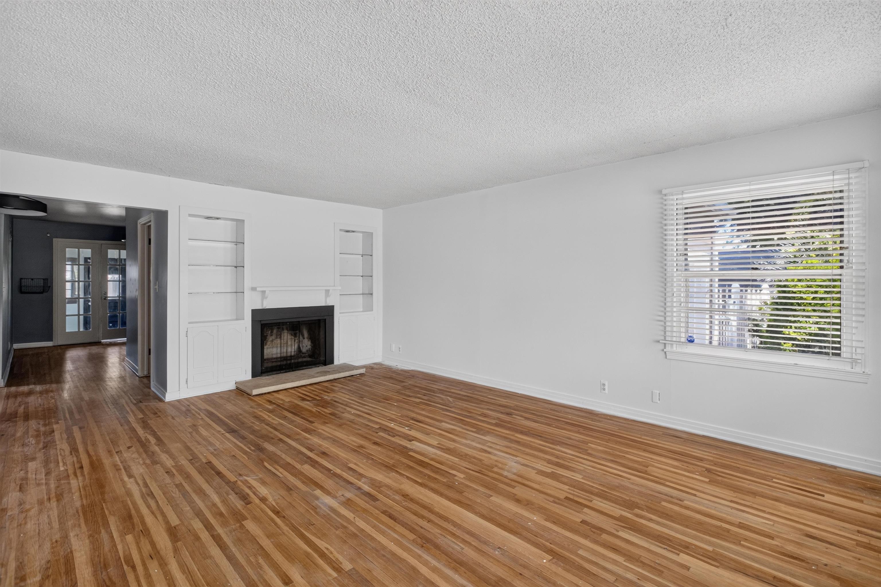 211 N Brookside Pkwy Property Photo 9