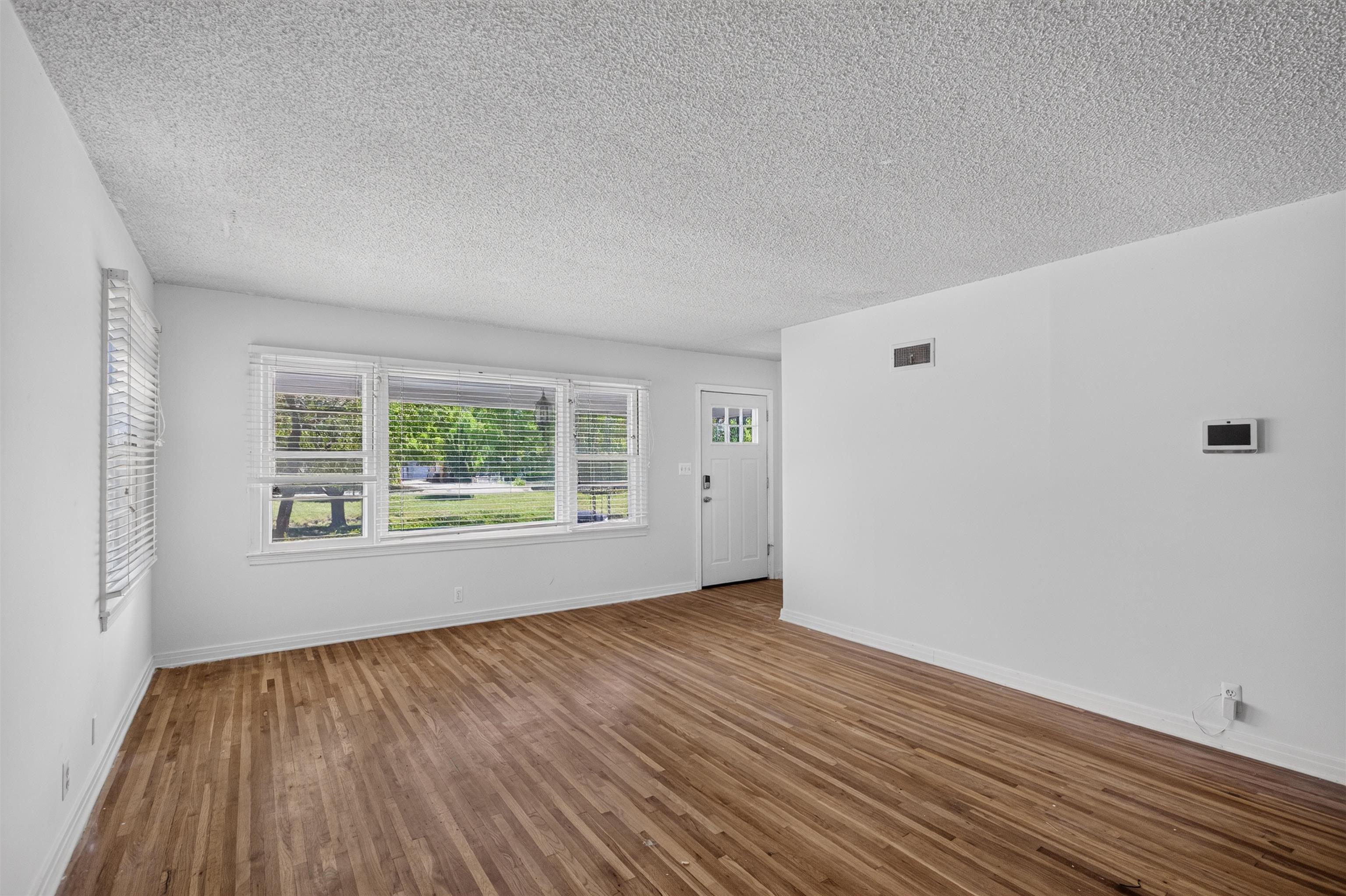 211 N Brookside Pkwy Property Photo 12