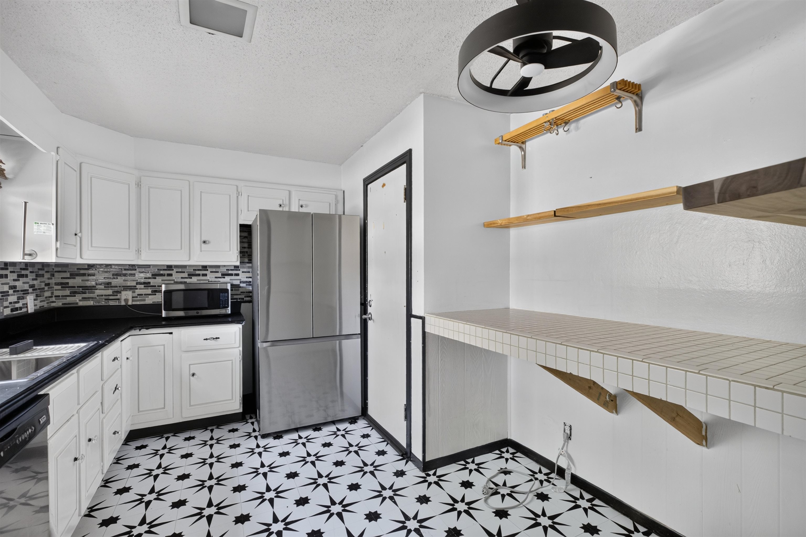 211 N Brookside Pkwy Property Photo 18