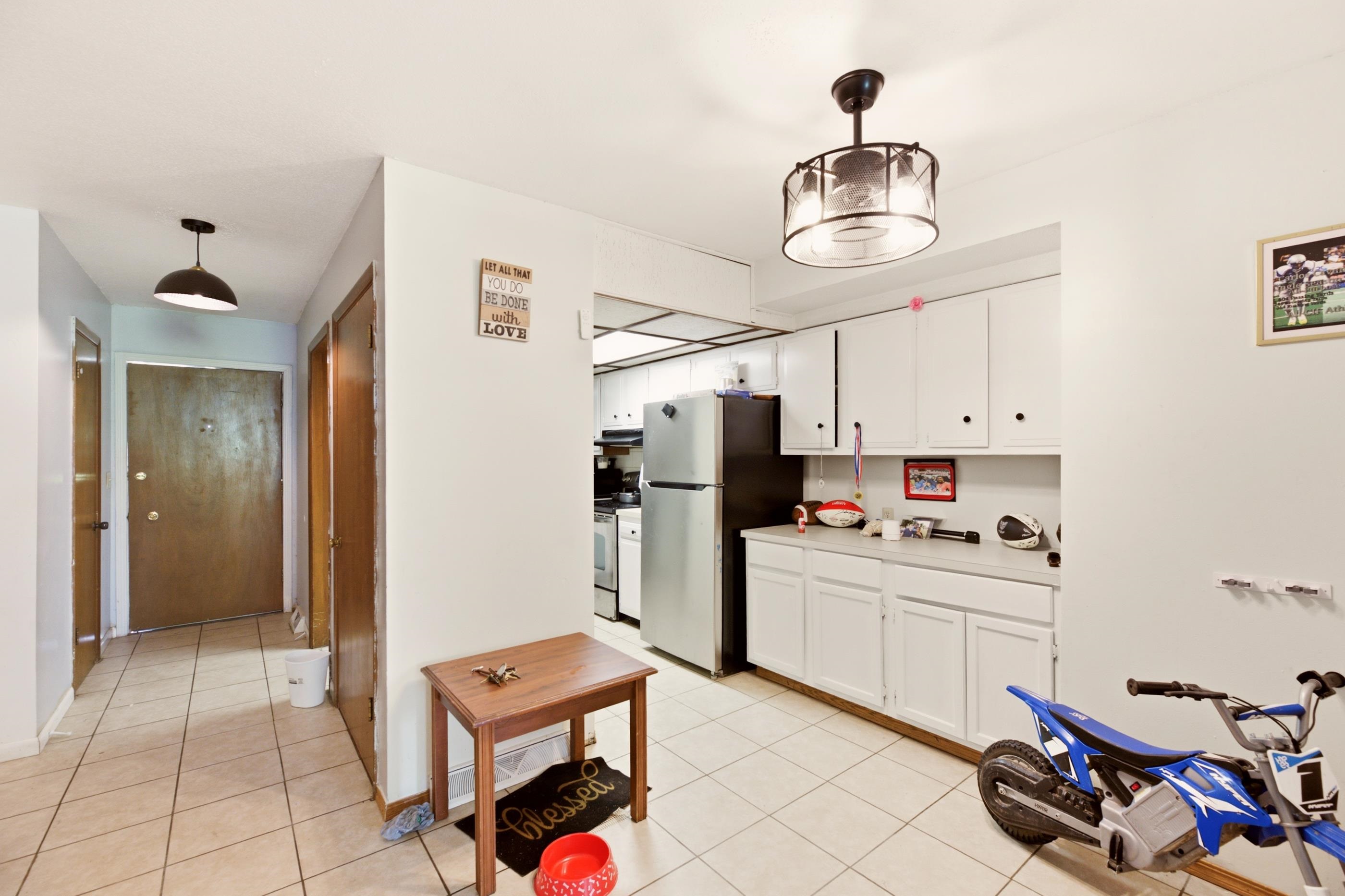 2215 S Market St Property Photo 5