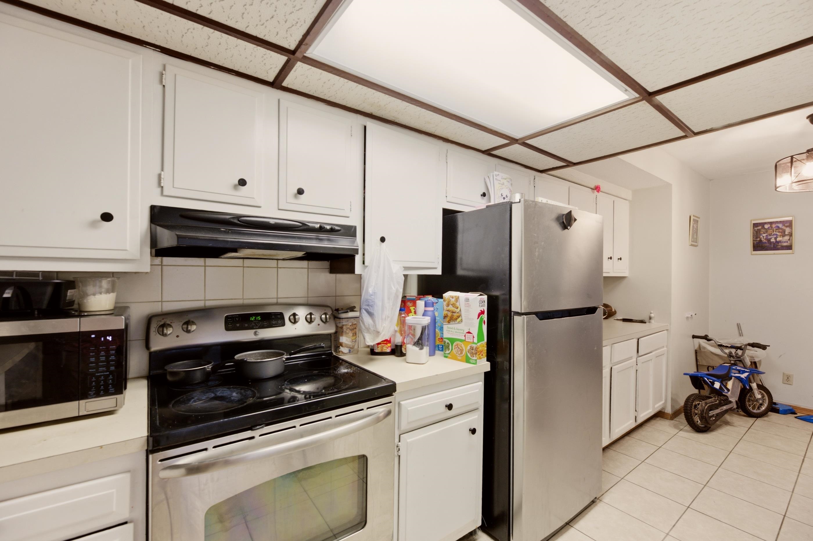 2215 S Market St Property Photo 8