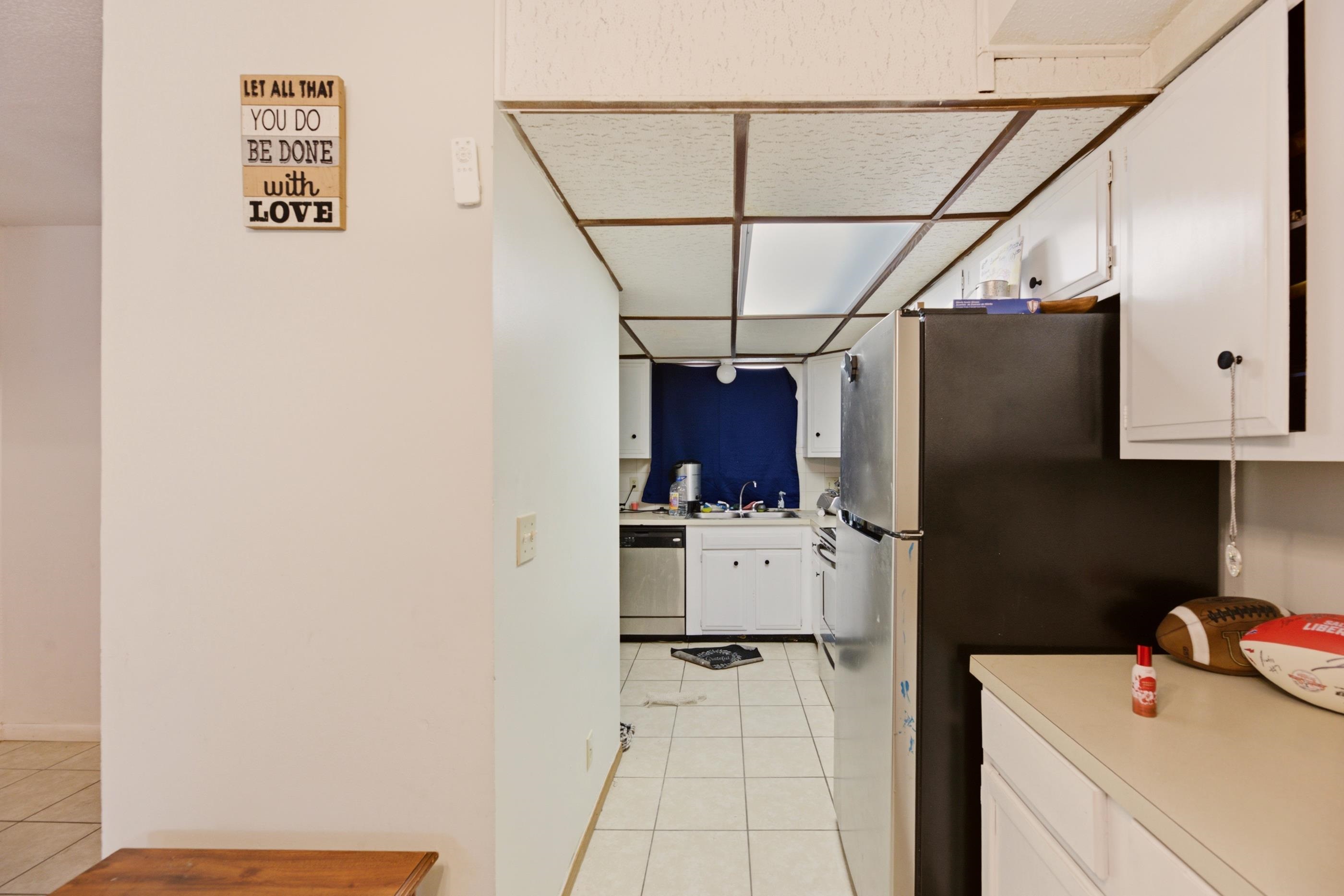 2215 S Market St Property Photo 10