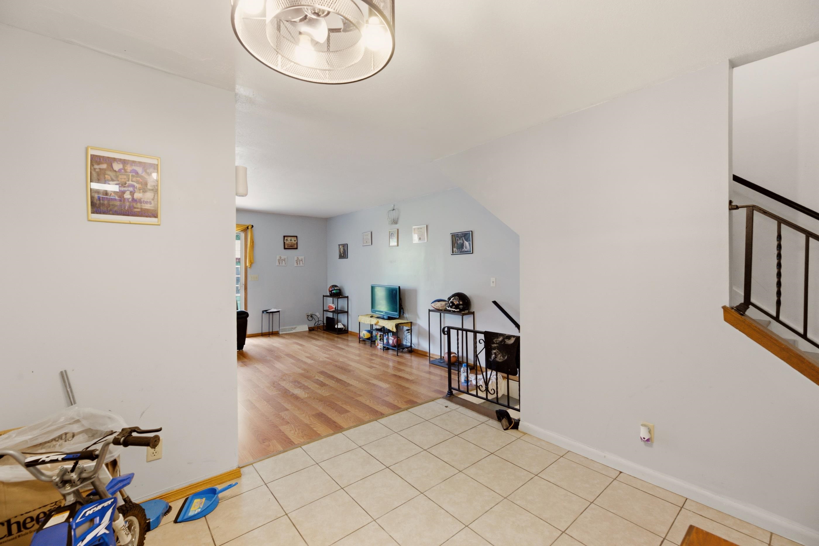 2215 S Market St Property Photo 12