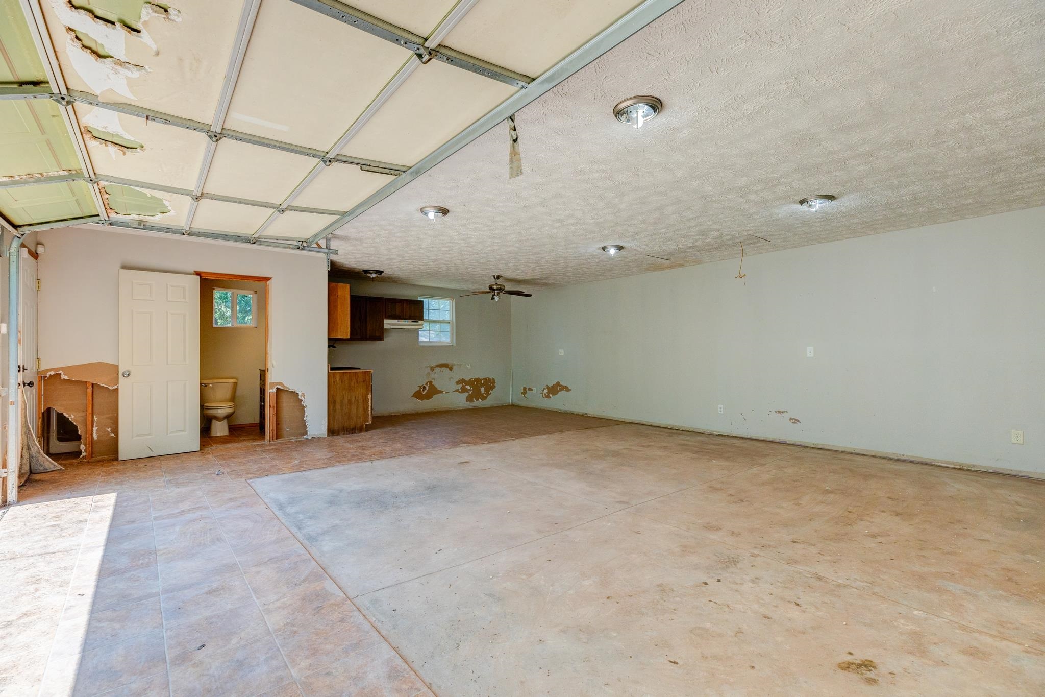 321 E Minneapolis Ave Property Photo 4