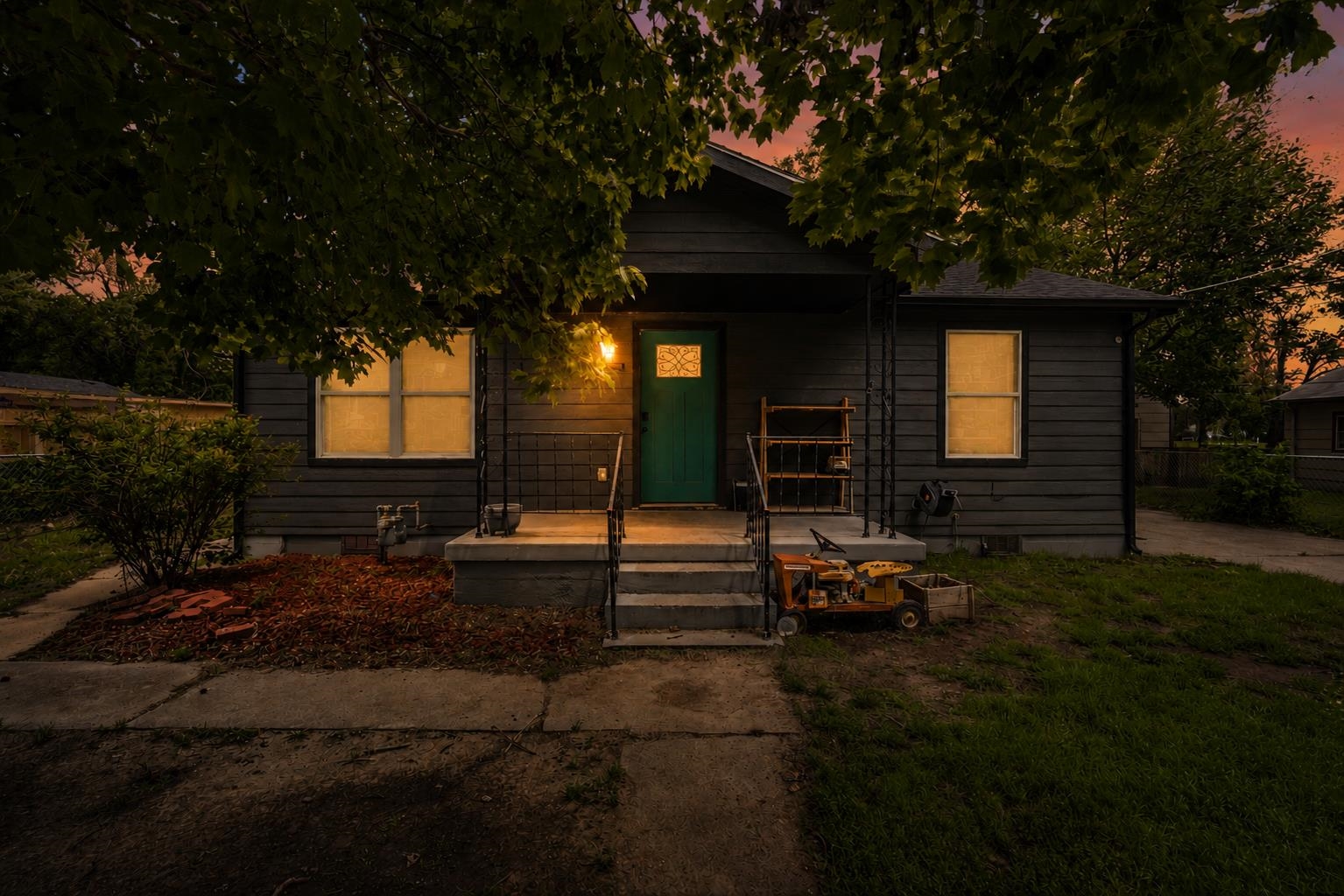 5726 Vandale Ave Property Photo 1