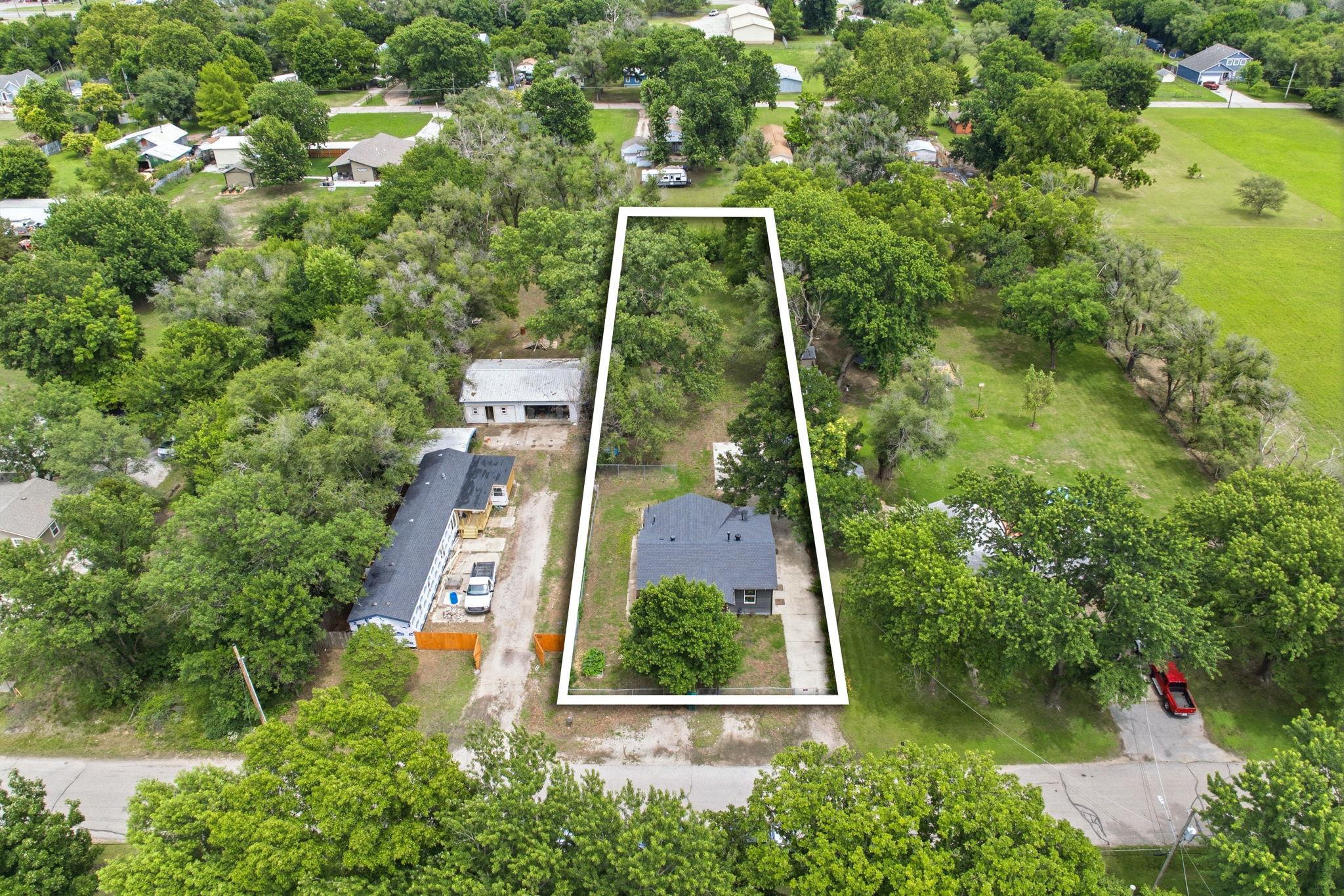 5726 Vandale Ave Property Photo 3