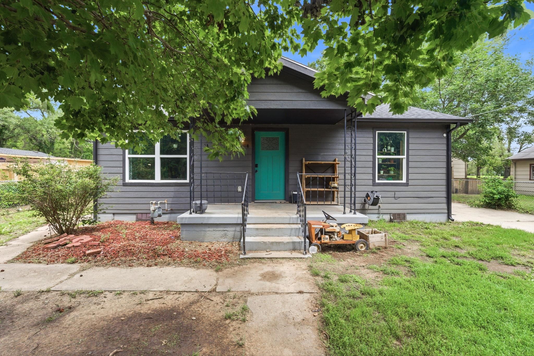 5726 Vandale Ave Property Photo 4