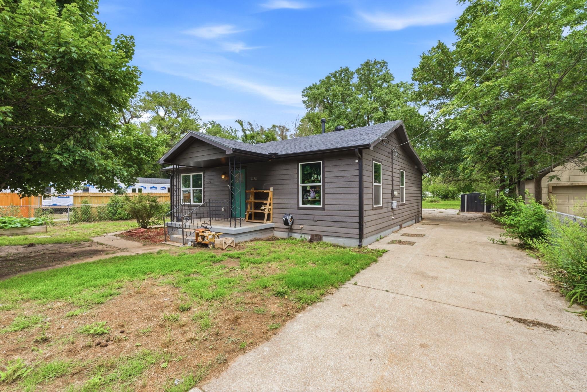 5726 Vandale Ave Property Photo 5