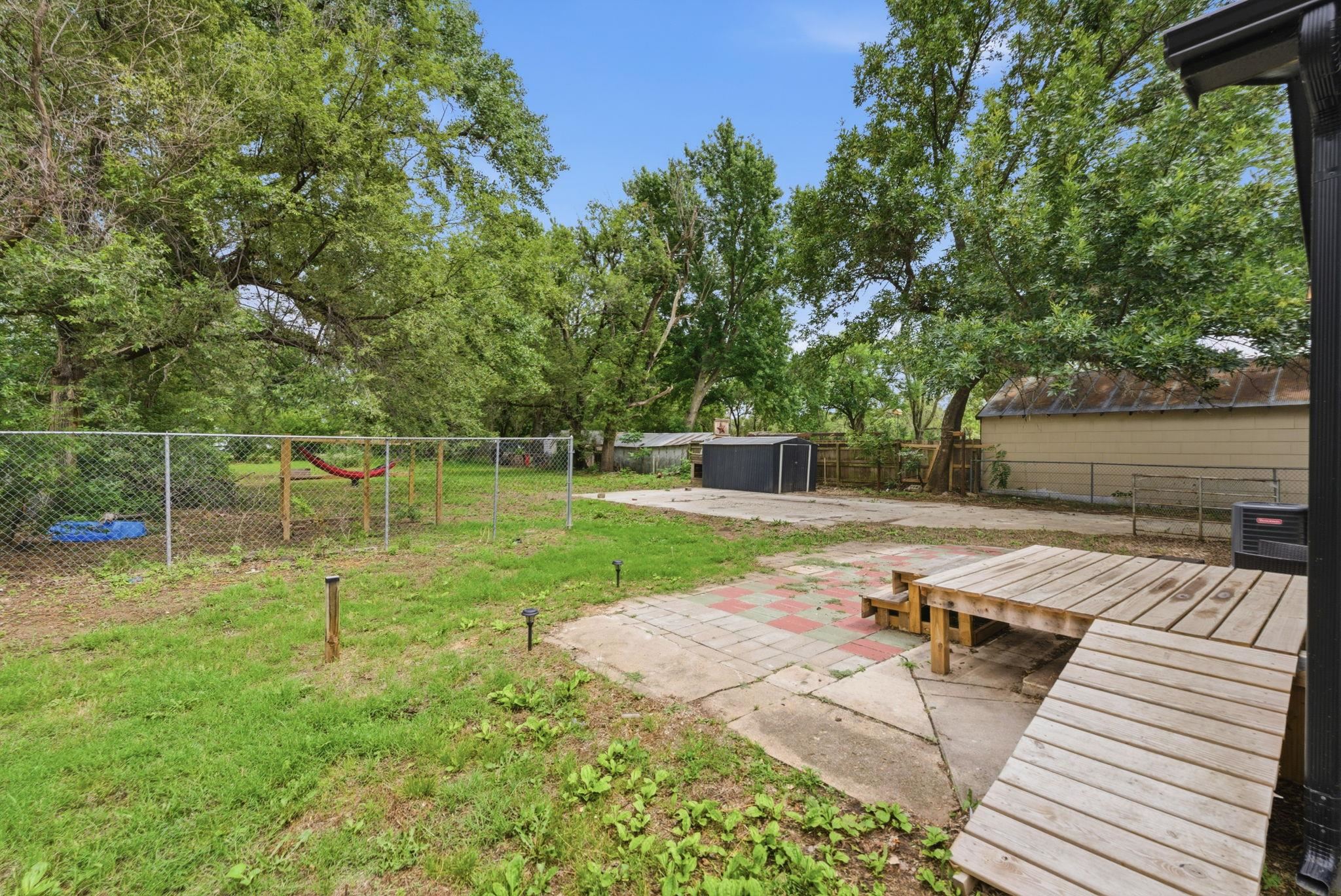 5726 Vandale Ave Property Photo 28
