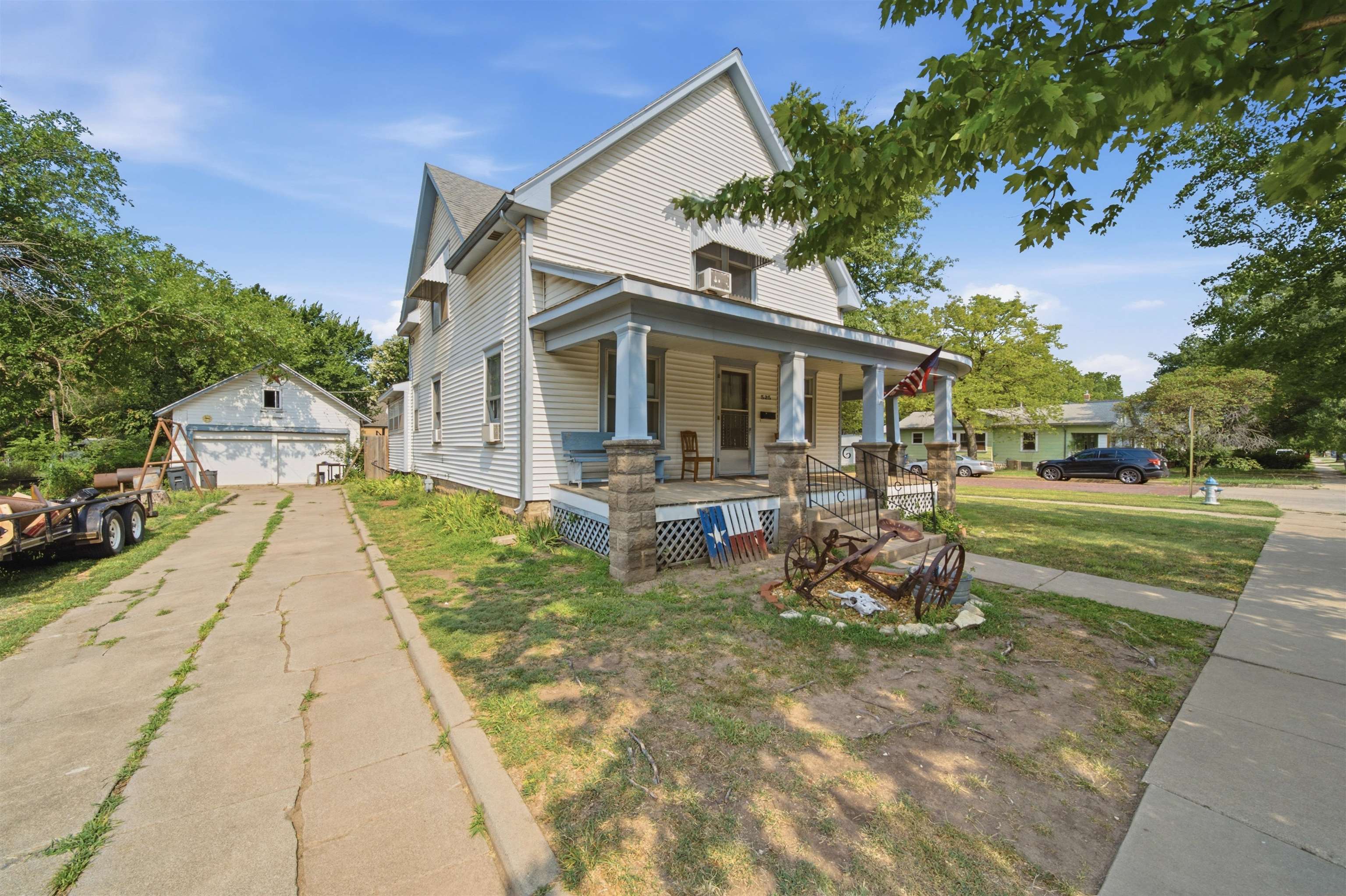 525 N High St Property Photo 2
