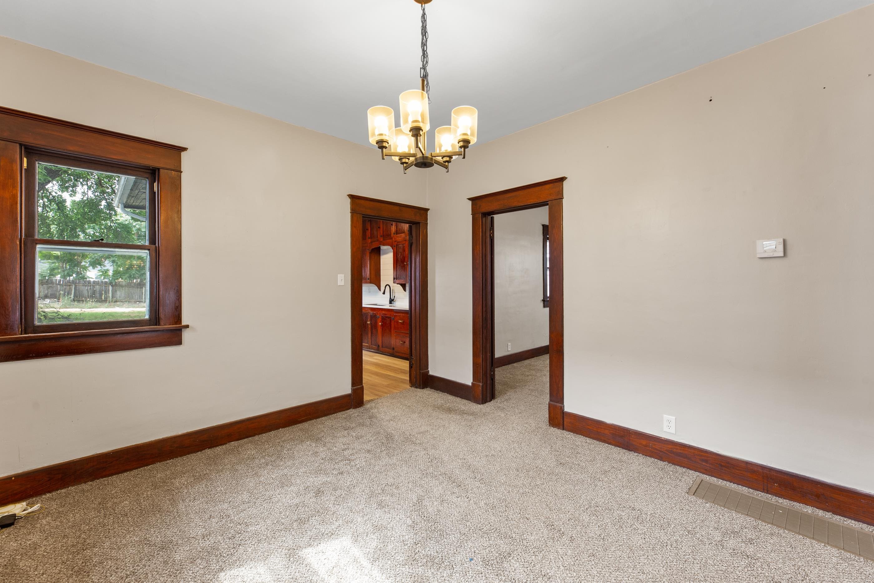 315 W 7th Property Photo 15