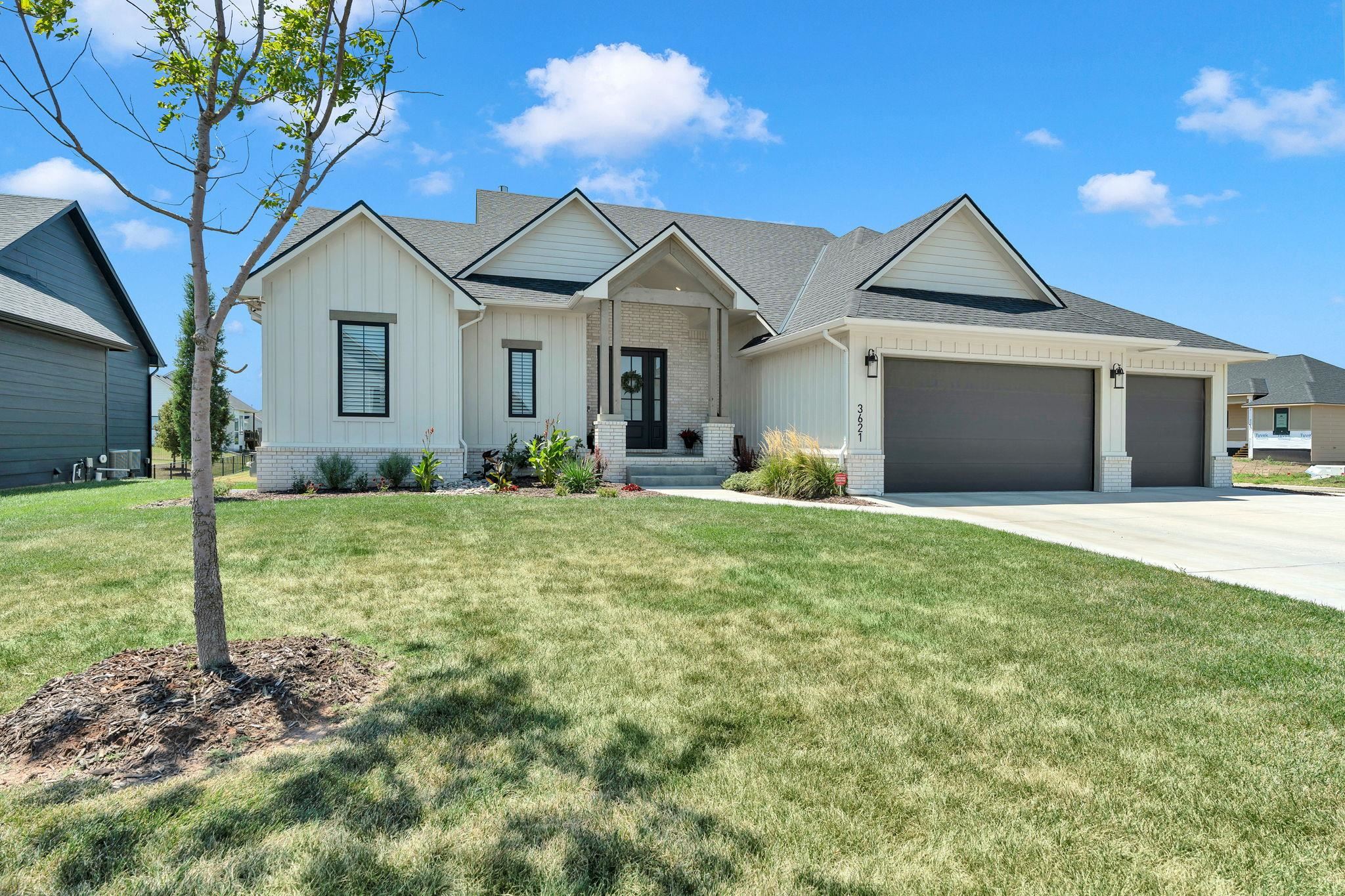 3621 N Bristol Property Photo 1