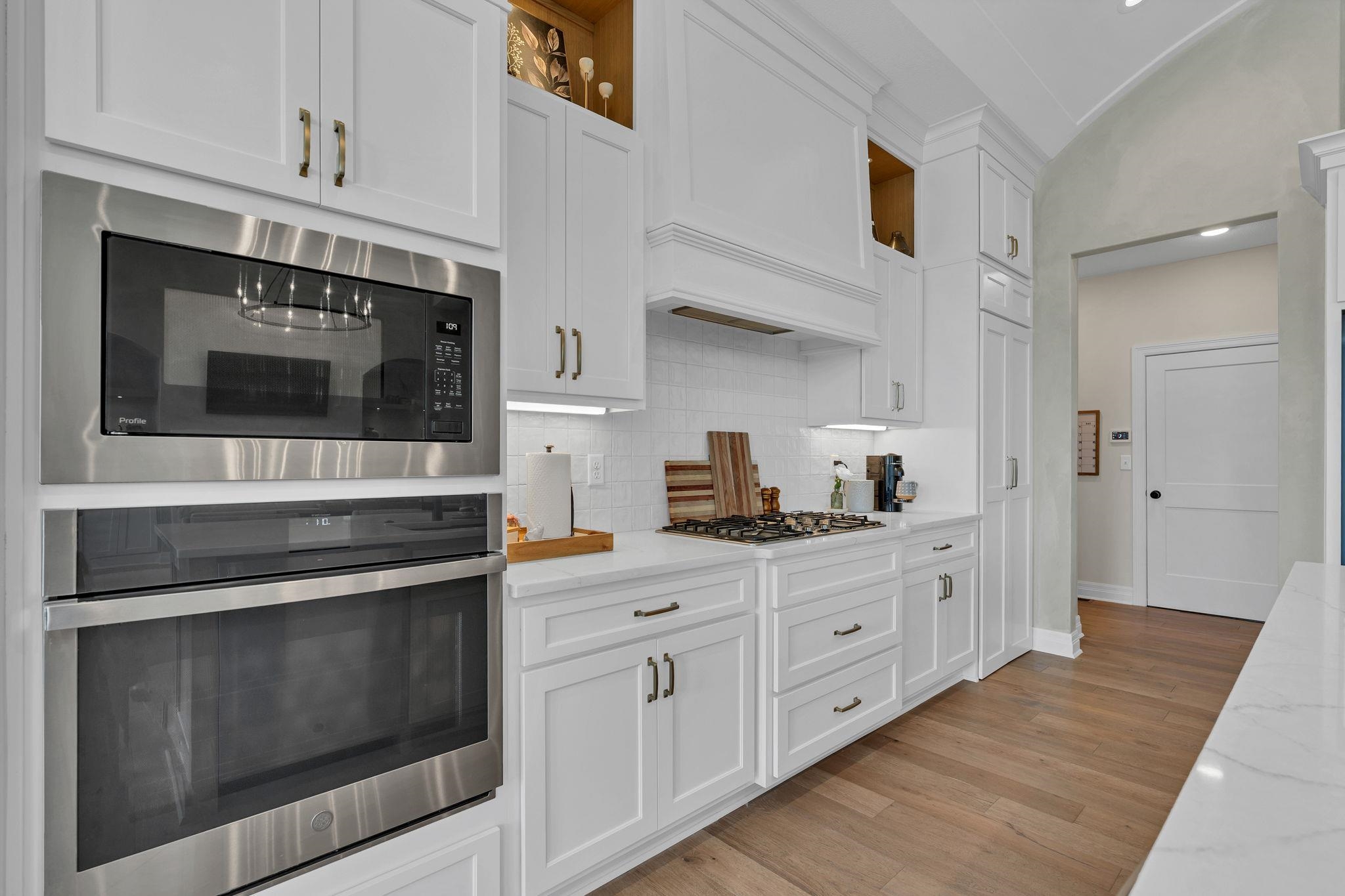 3621 N Bristol Property Photo 10