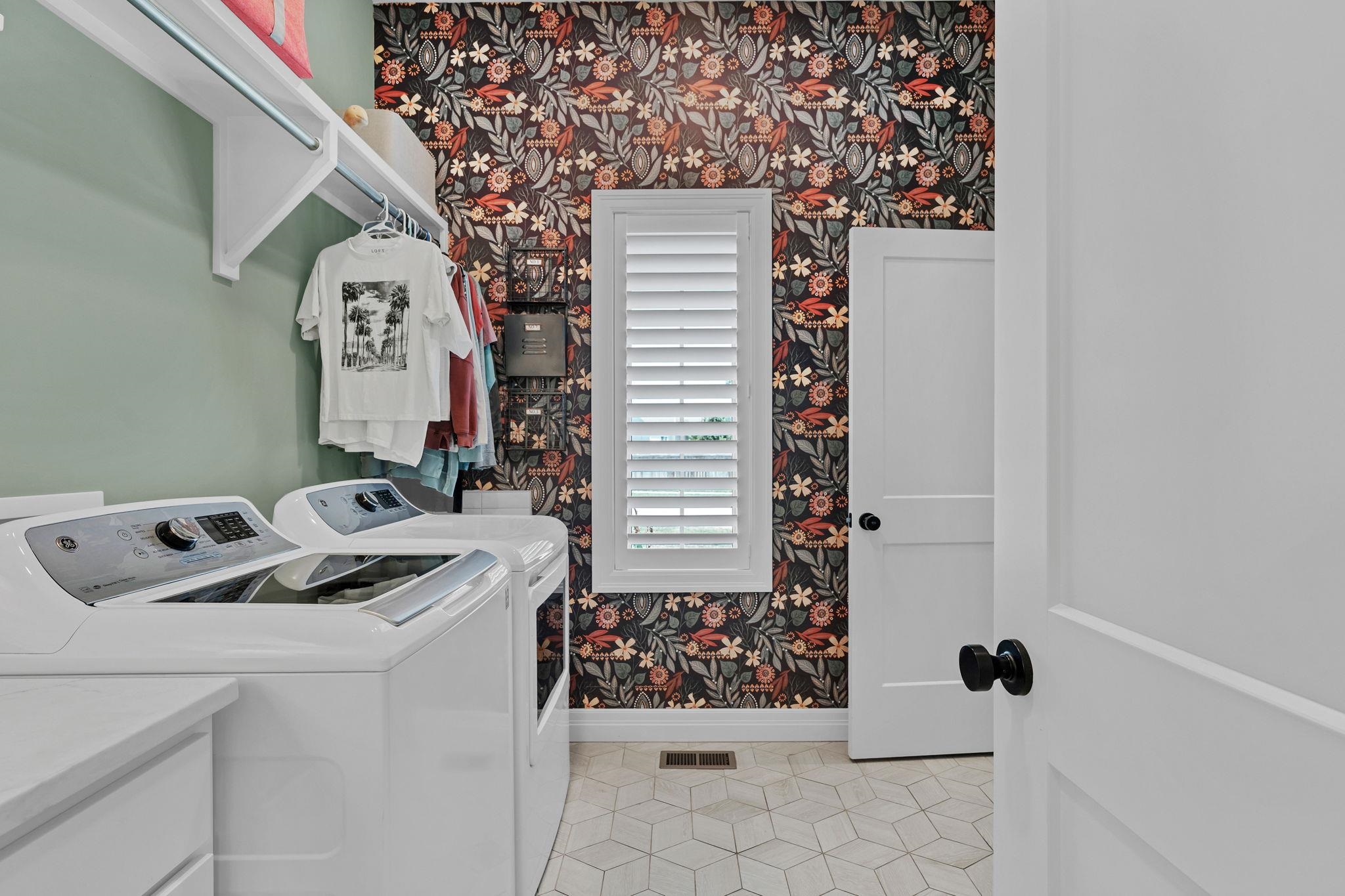 3621 N Bristol Property Photo 17